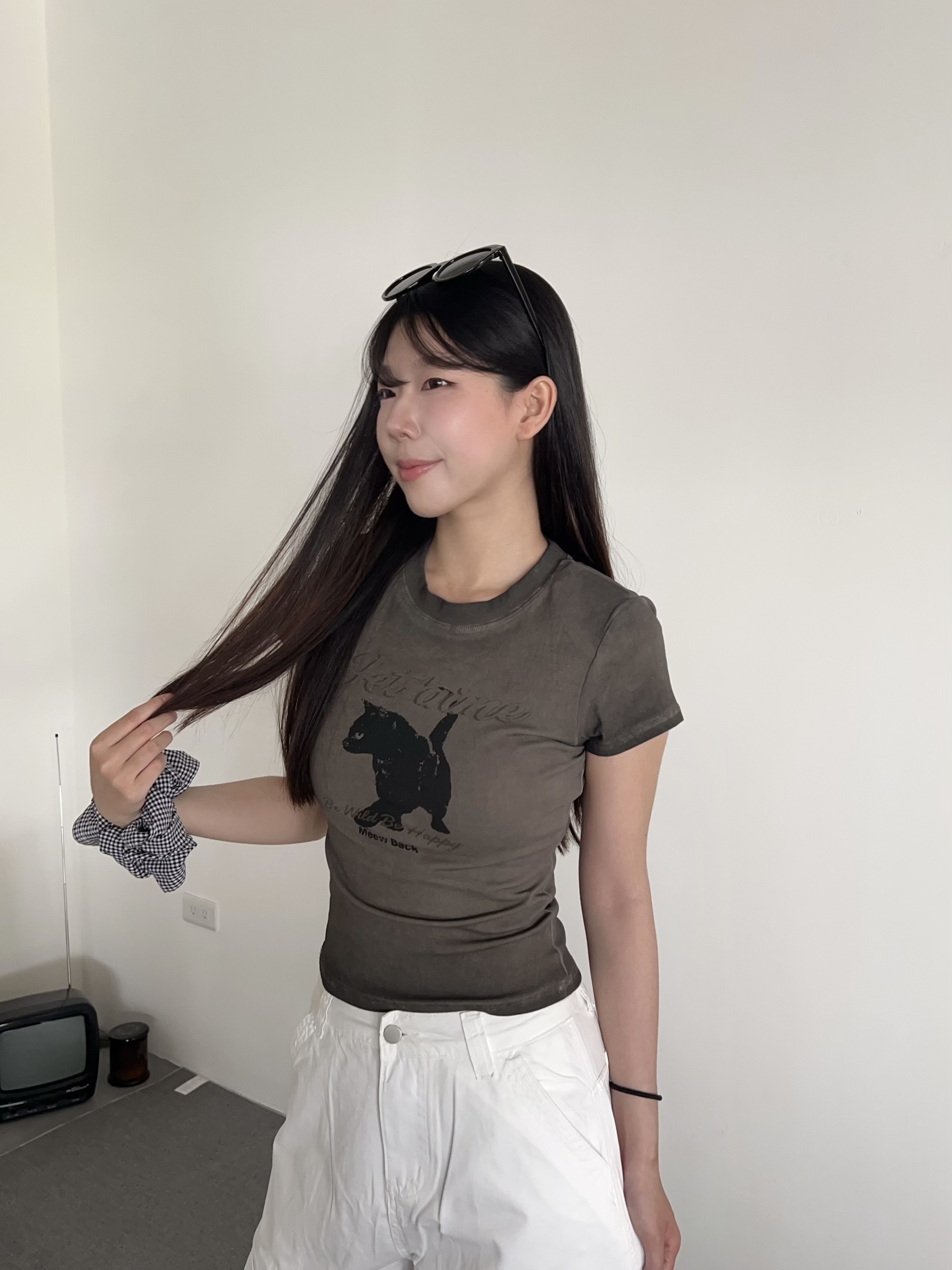 小黑貓仿舊印花圓領上衣(有墊肩)
