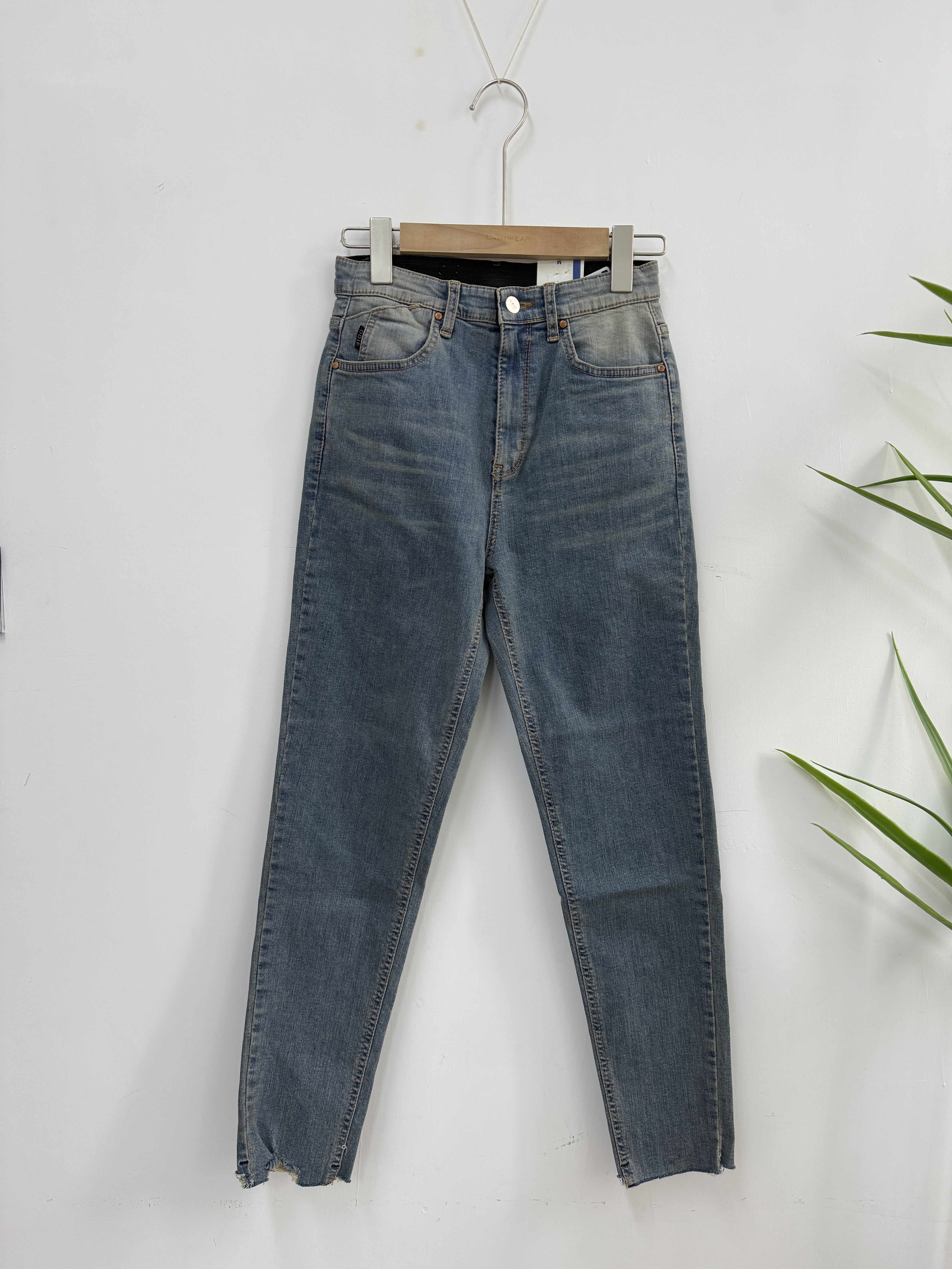 SALE #6341 M only 不修邊緊身牛仔褲