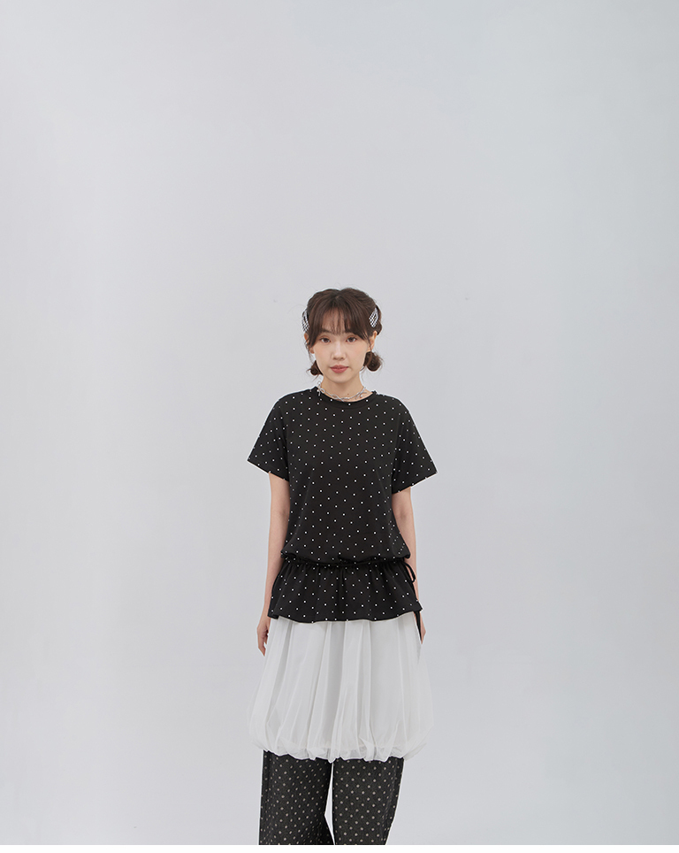 Long top with polka dot hem and drawstring design, available in three colors.【01099873】in stock+pre-order