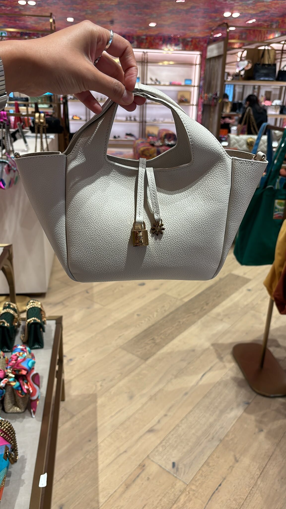 英國代購 - KG Kurt Geiger CARNABY SM WINGED TOTE BONE