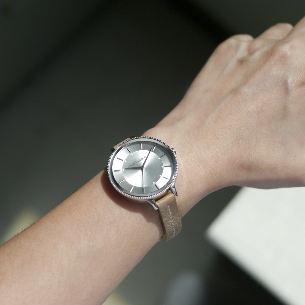 Orbz / Coin-Bezel Slim Leather Strap Women's Watch