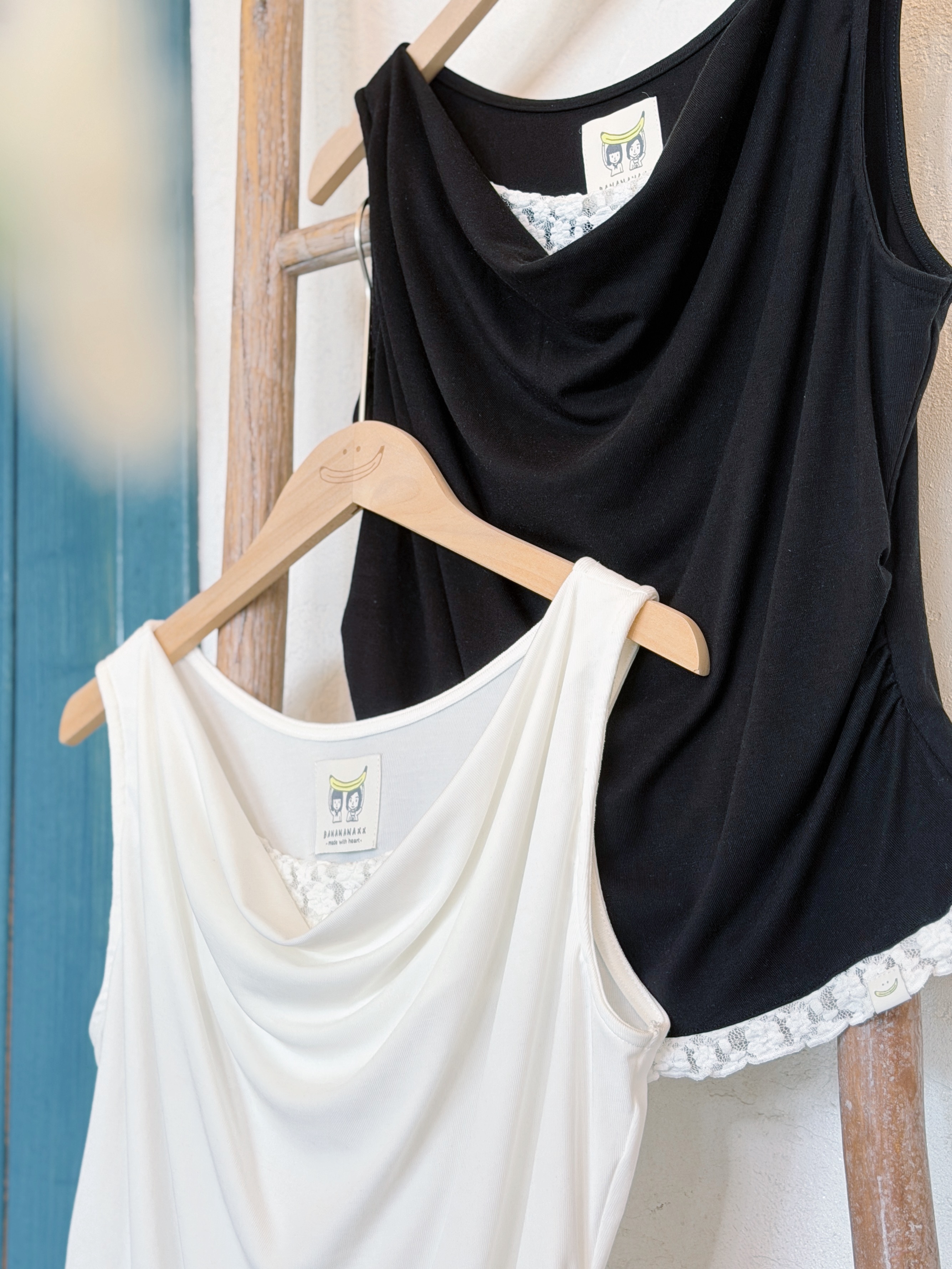 兩色 / 蕾絲層次感盪領背心 / Lace-Trimmed Layered Cowl Neck Tank Top