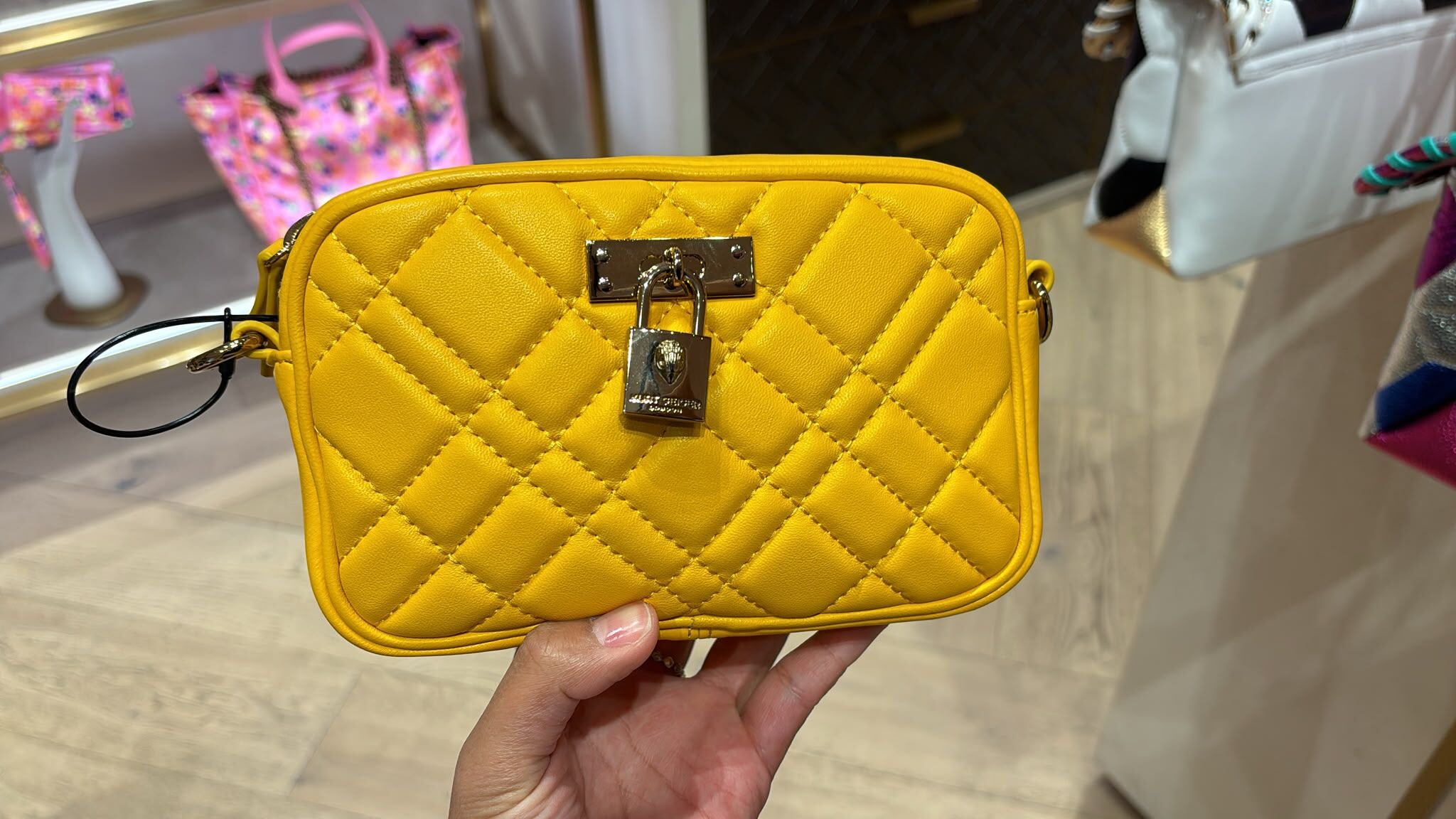 英國代購 KG Kurt Geiger  BRIXTON SM CAMERA BAG YELLOW