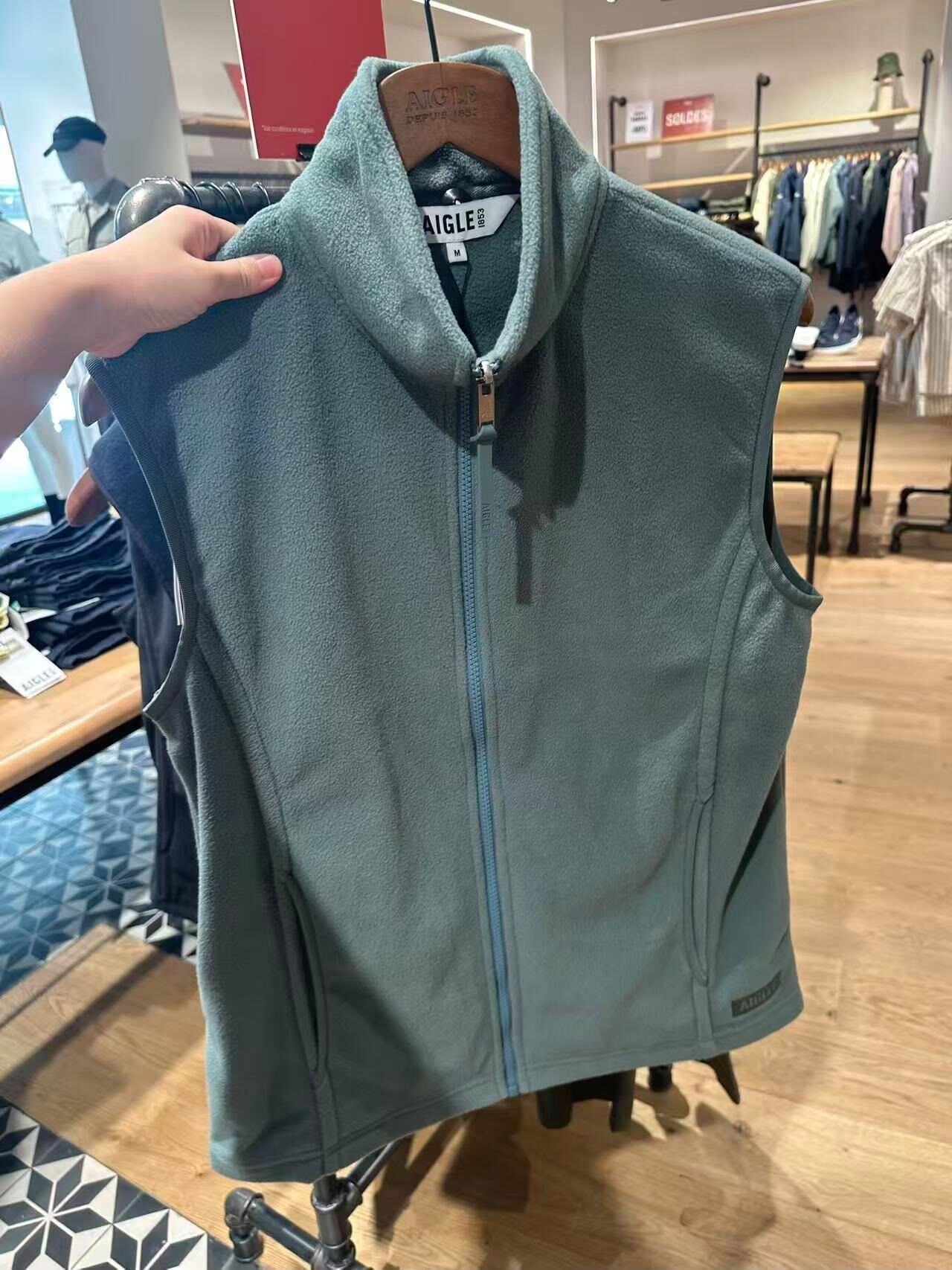 LYS02073 Aigle 企領抓毛絨背心外套
