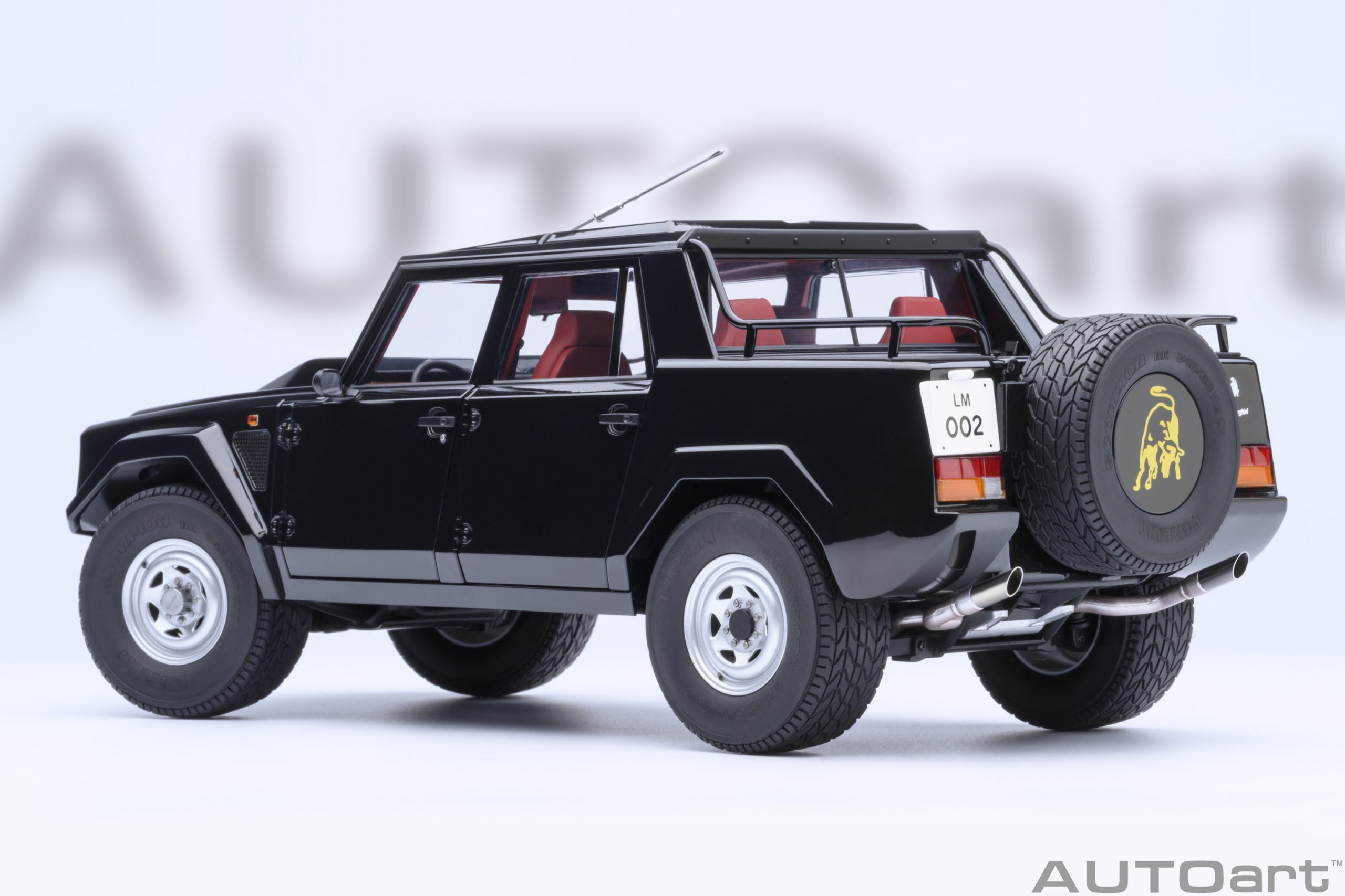 1/18 AUTOART Lamborghini LM002 (Nero Tenebre) (74550)