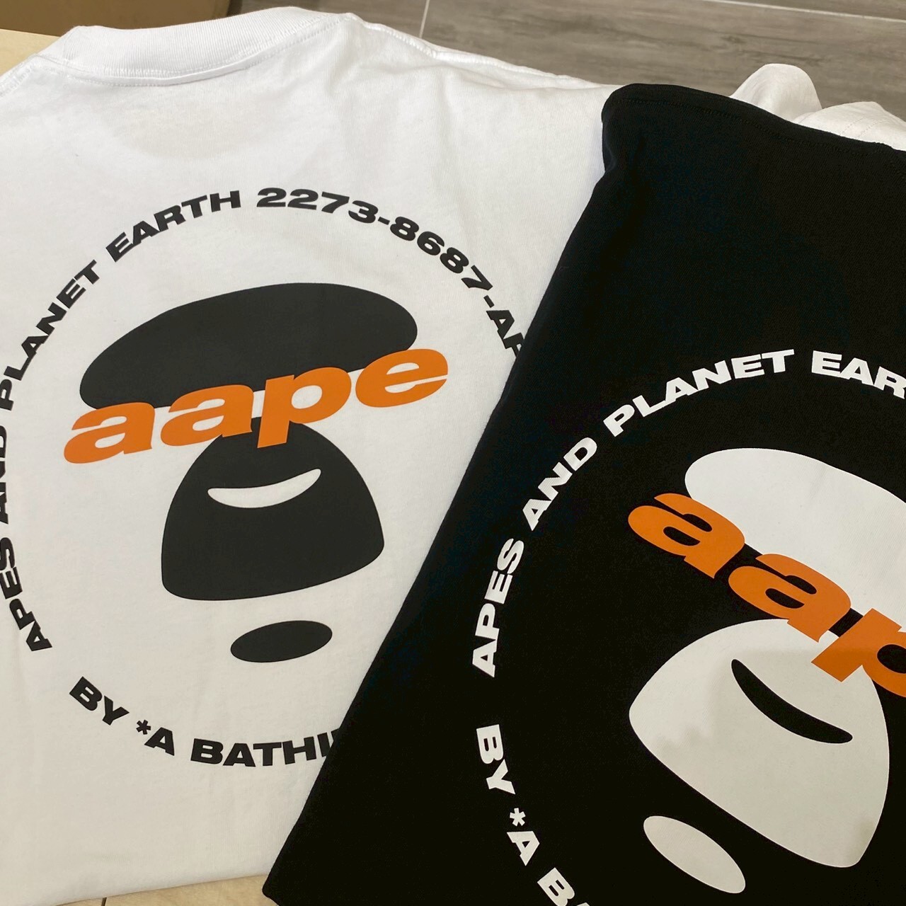 Aape 經典大猿人頭環形字體短T  M1774XXQ