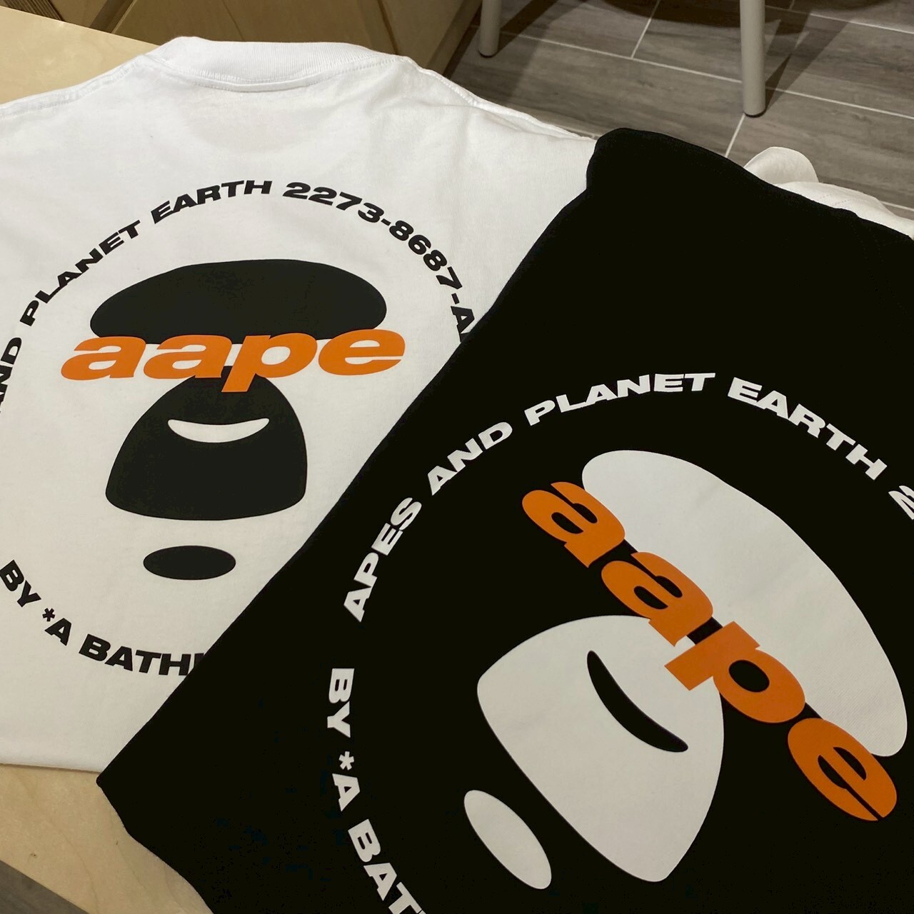 Aape 經典大猿人頭環形字體短T  M1774XXQ