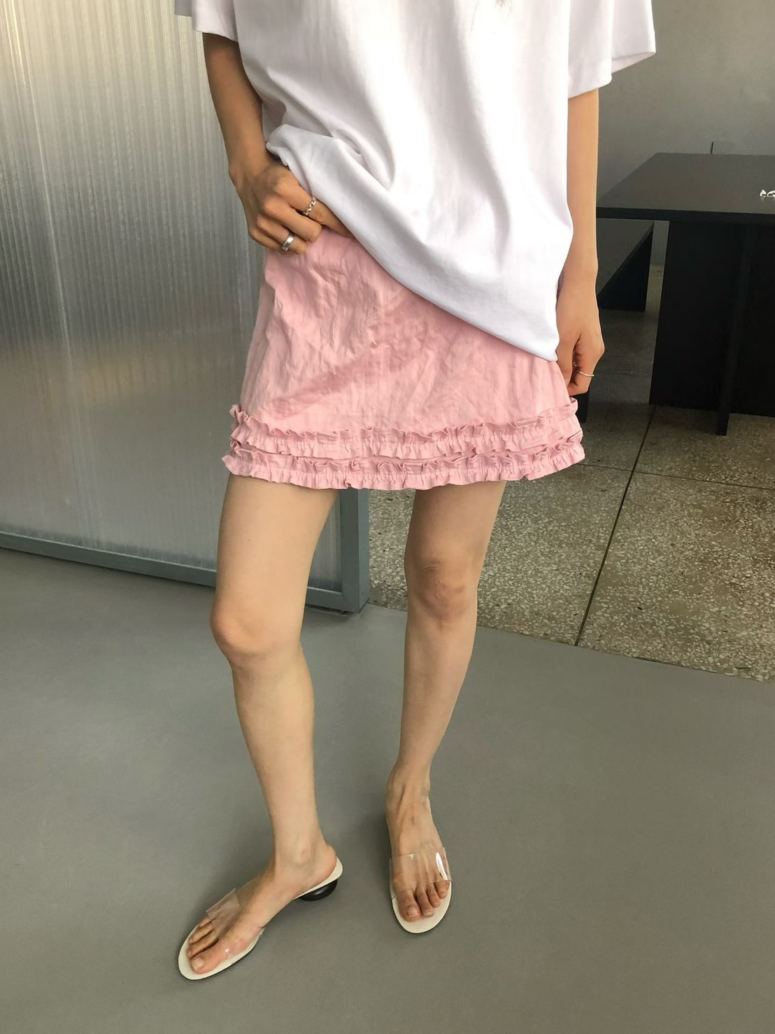 粉紅荷葉圈短裙
