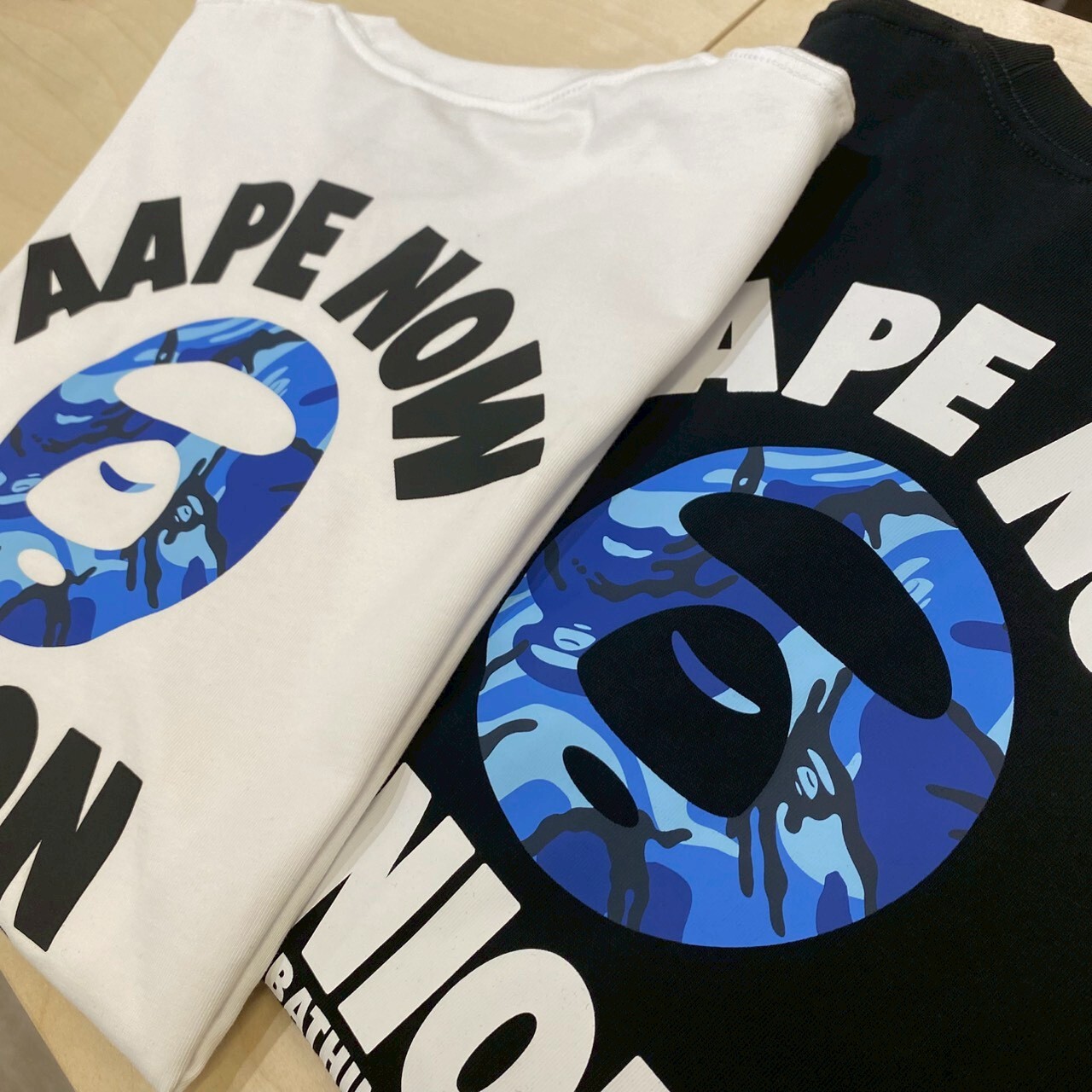 Aape 藍色迷彩環繞標語短T M1869XXQ