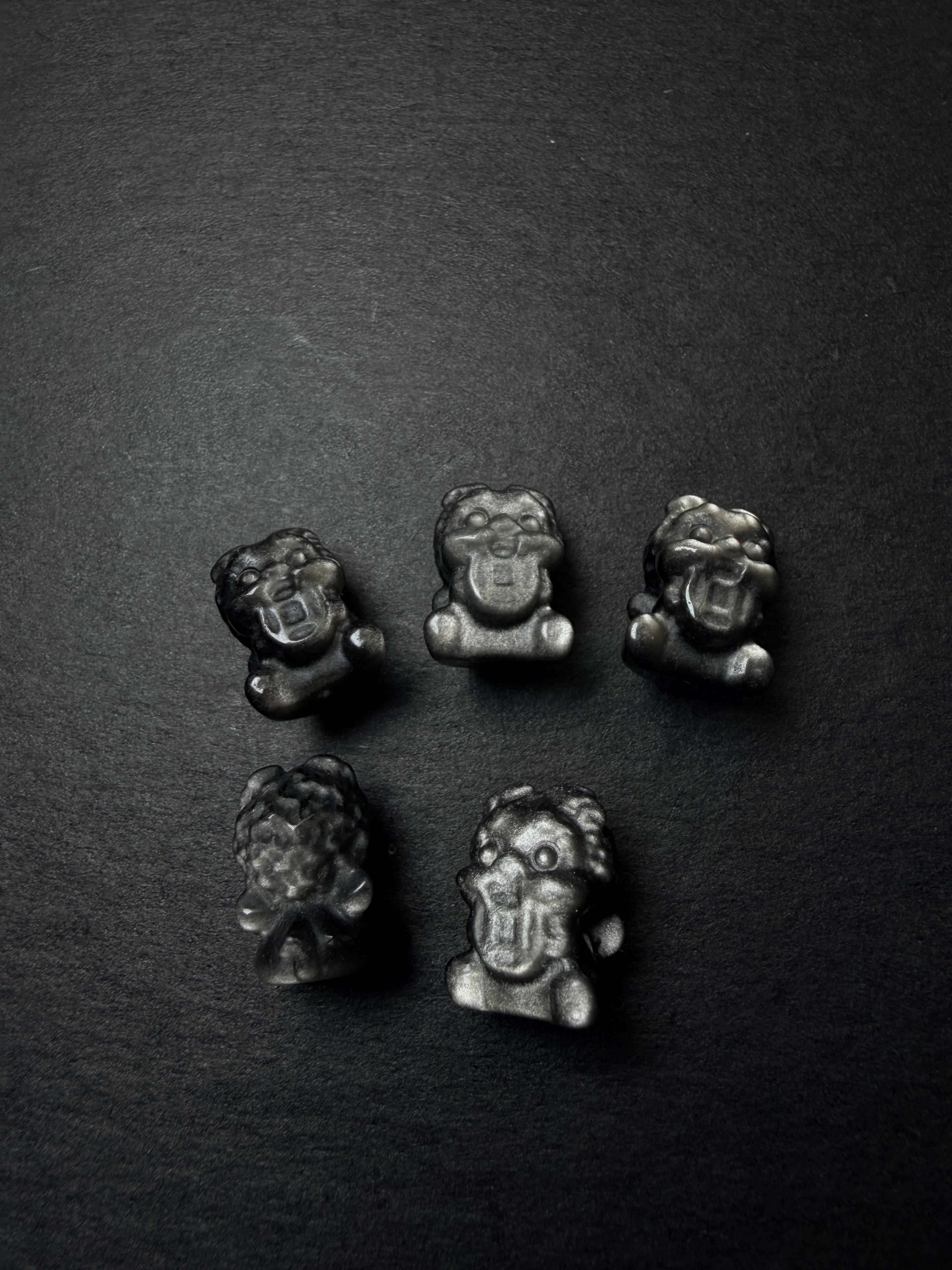 吞金獸銀曜石