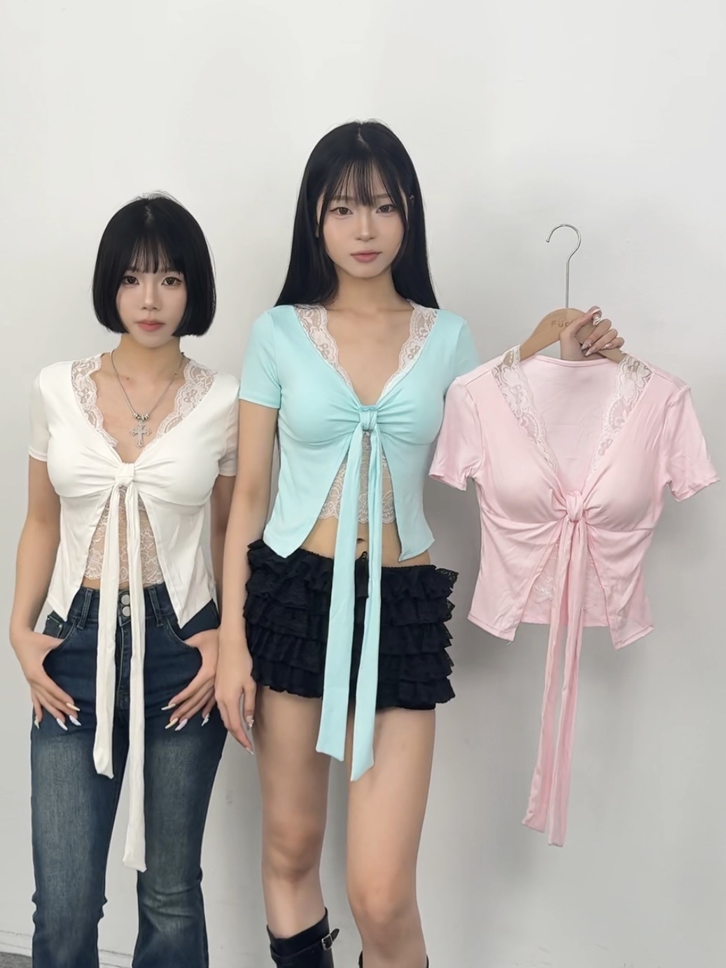 J68現貨純欲深V領蕾絲拼接修身假兩件胸墊上衣