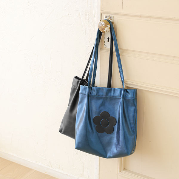 MARY QUANT / Daisy Patch Soft Mini Tote Bag