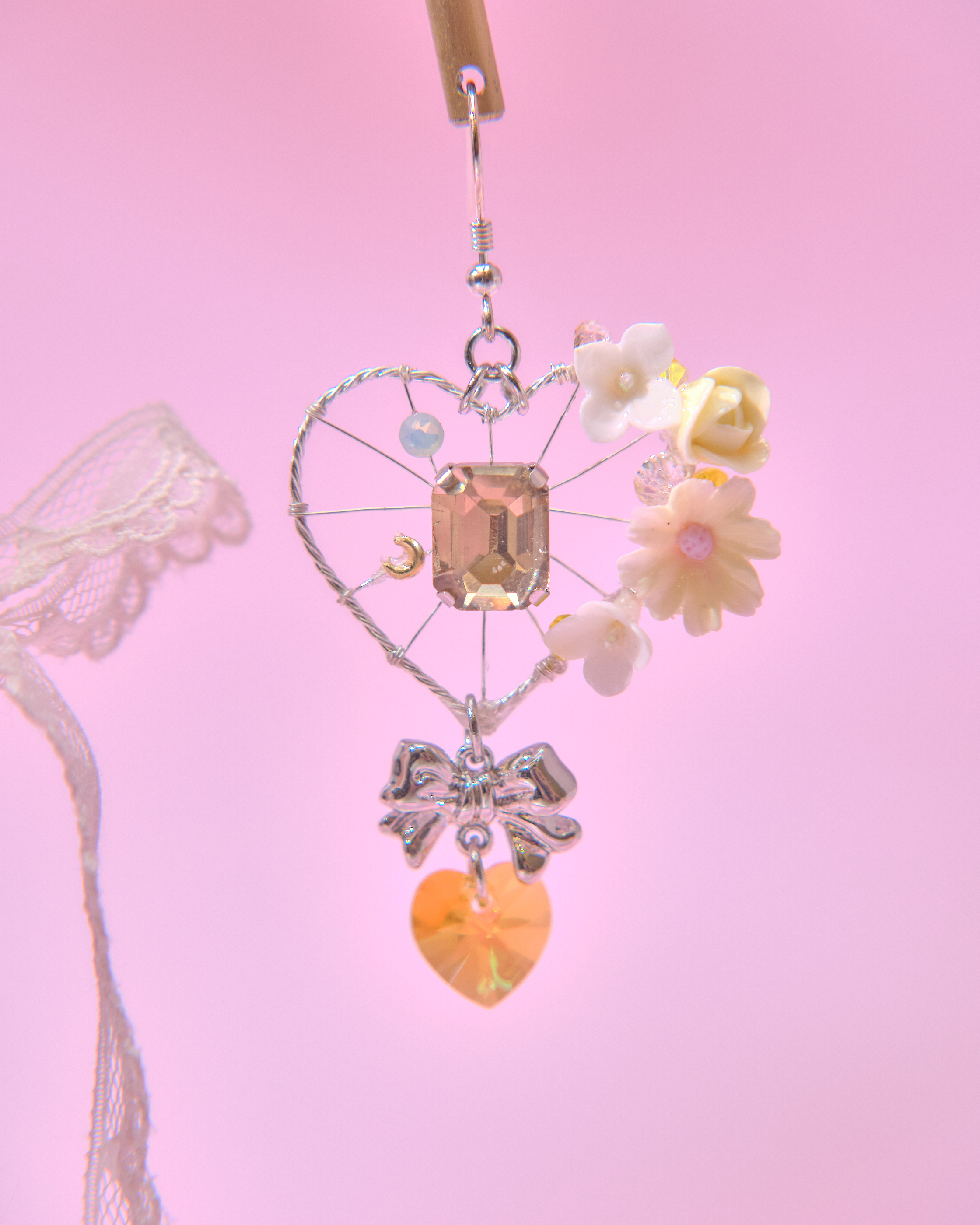 13724 Heart Petal Drop Earrings