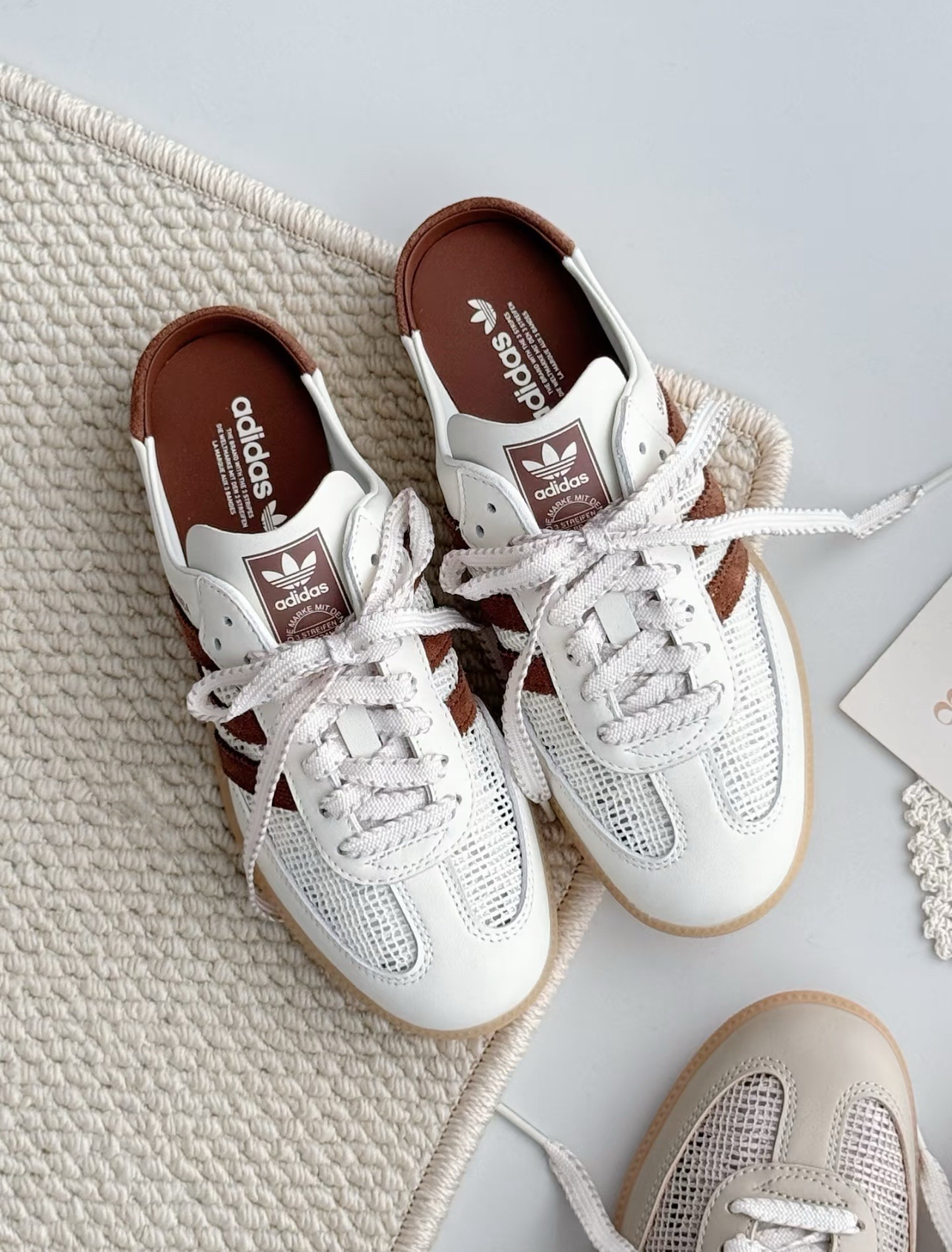 代購-ADIDAS ORIGINAL SAMBA MULE 奶油可可 焦糖底 編織設計 穆勒鞋 拖鞋 涼鞋 HP5050
