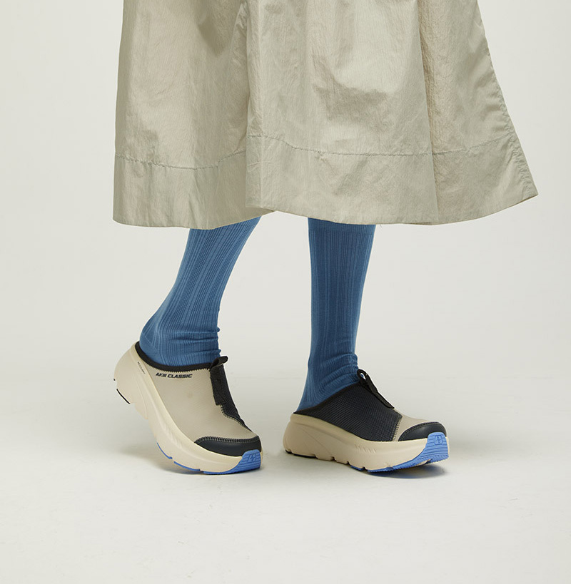 AKIII |Bumper whale slide - Parchment Gray (2colors) [金希澈同款]