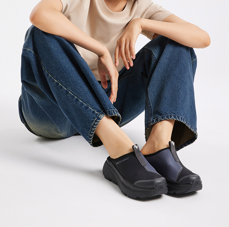 AKIII |Bumper whale slide - Triple black (2colors) [金希澈同款]