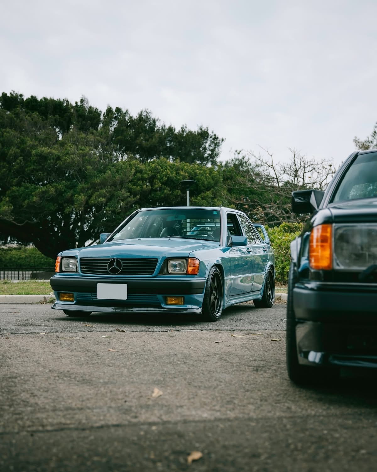 Max 的 Mercedes-Benz 190E 前45度