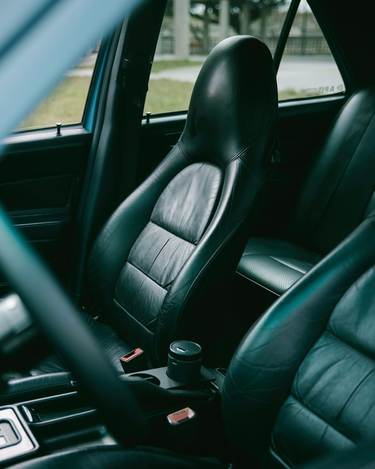 190E 桶型皮椅