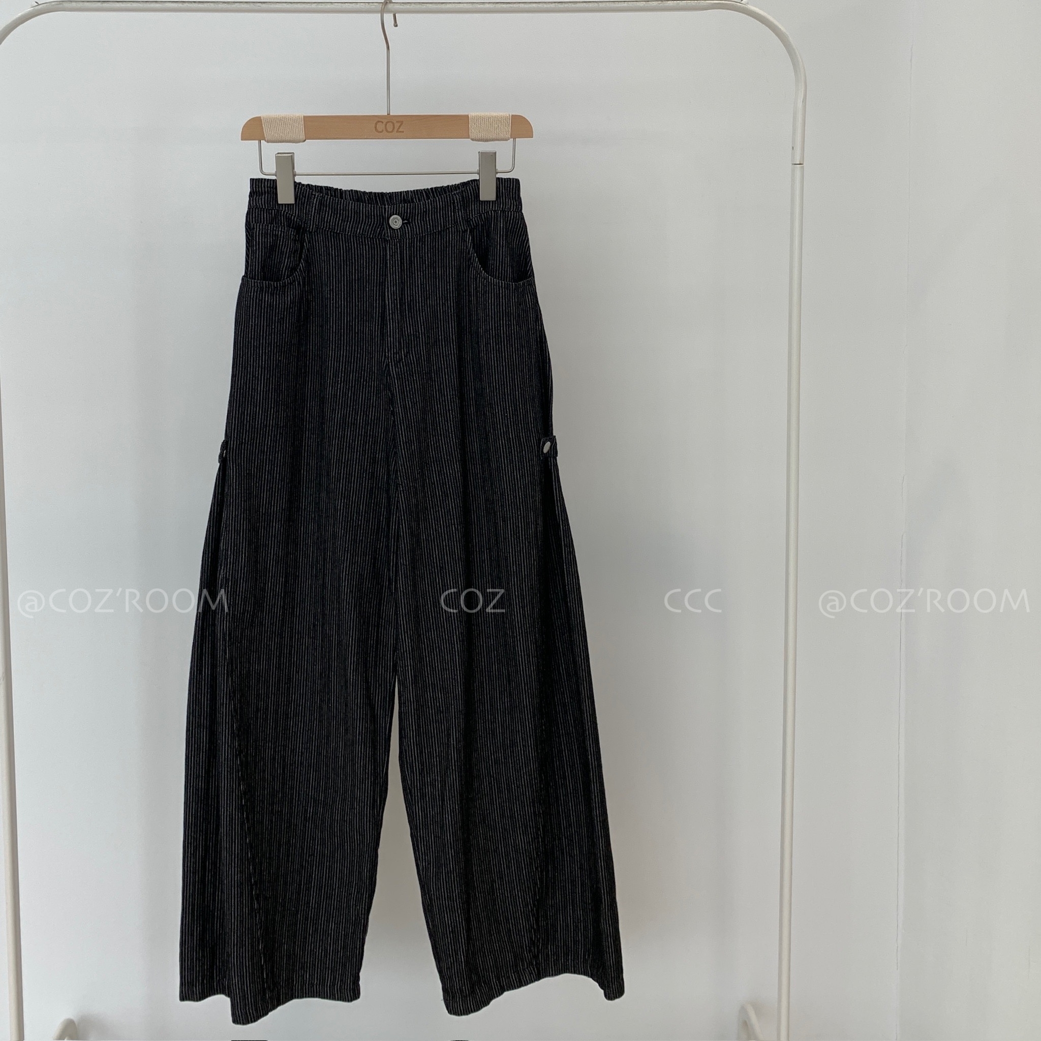 100cm 黑灰色質感細條側釦薄料彎刀褲F size _50148