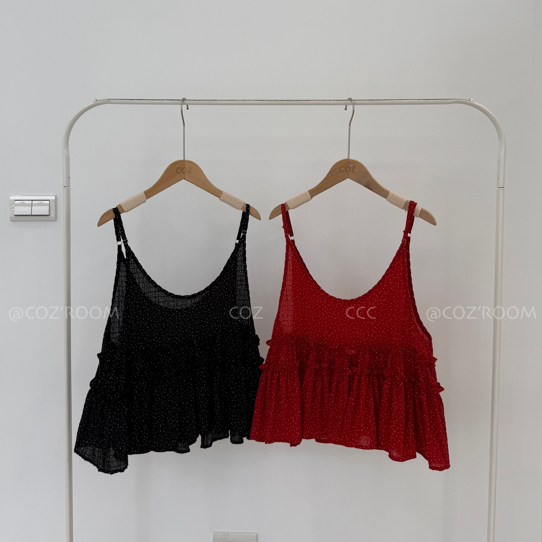 Black&Red 細點點花捲細肩背心 (2色) _1025
