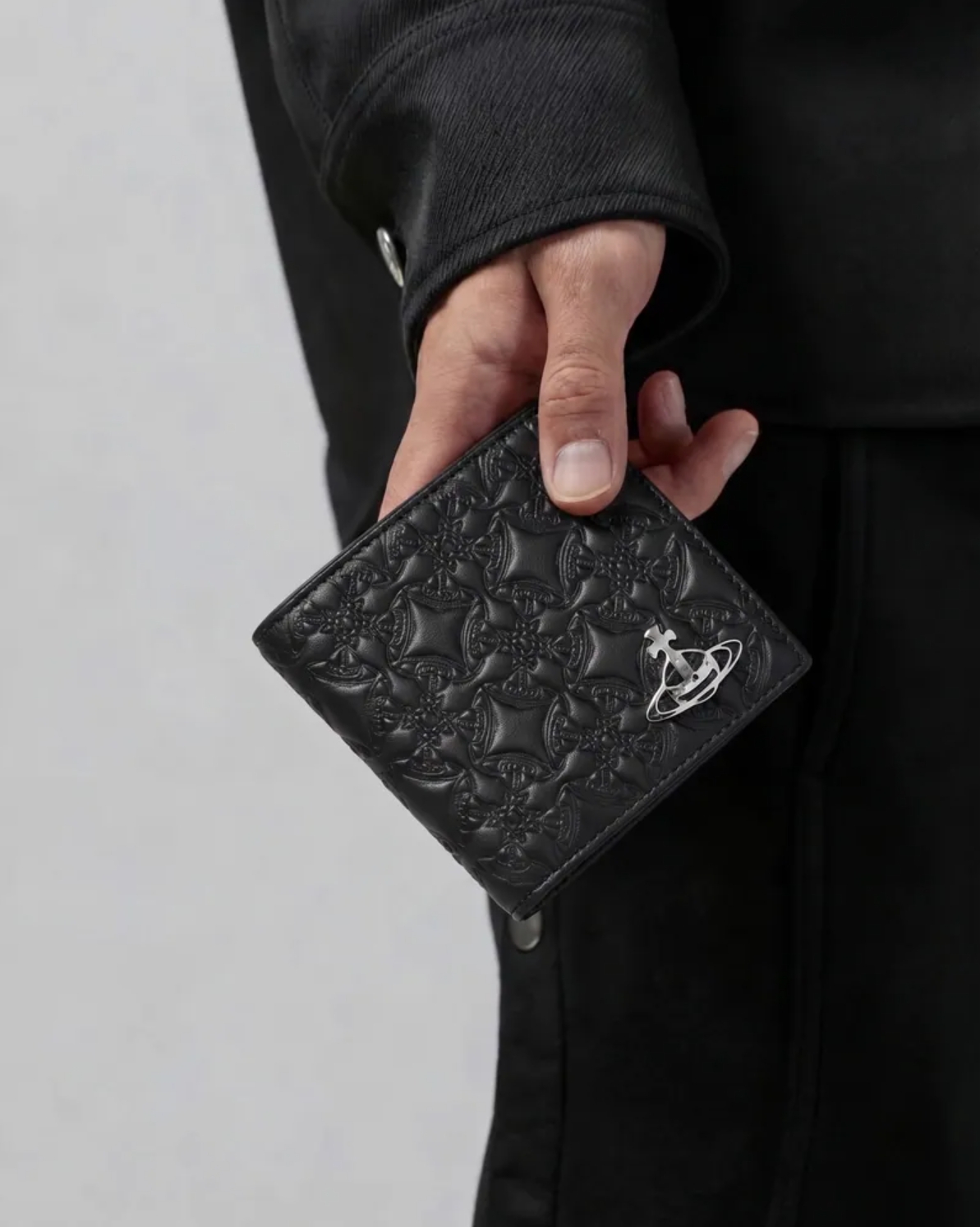 Vivienne Westwood Viv Embossed 西太后 雙折 浮雕 短夾 錢包 黑