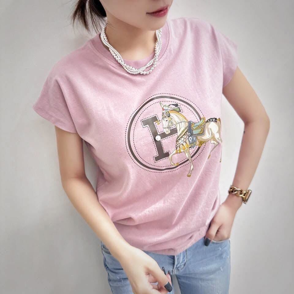 【限量版顯瘦修身的馬兒字母棉tee】（現貨）