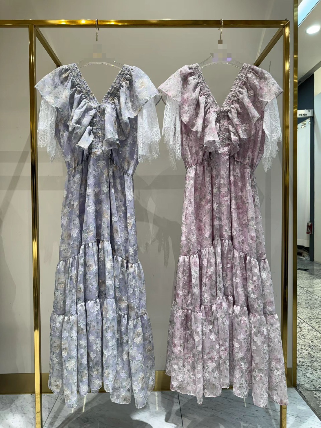 V領蕾絲花朵長洋裝