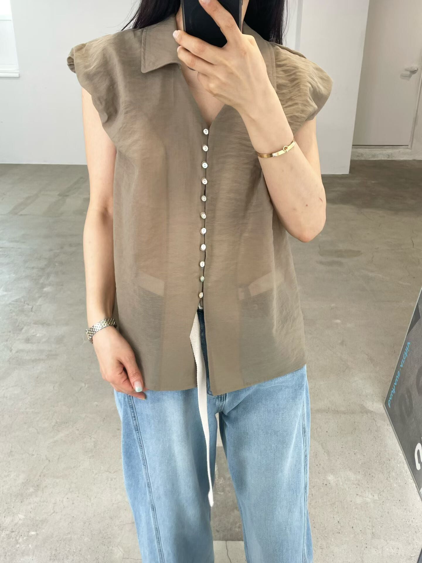 ED6428 無袖細排扣上衣 *特價貨品不設退換*