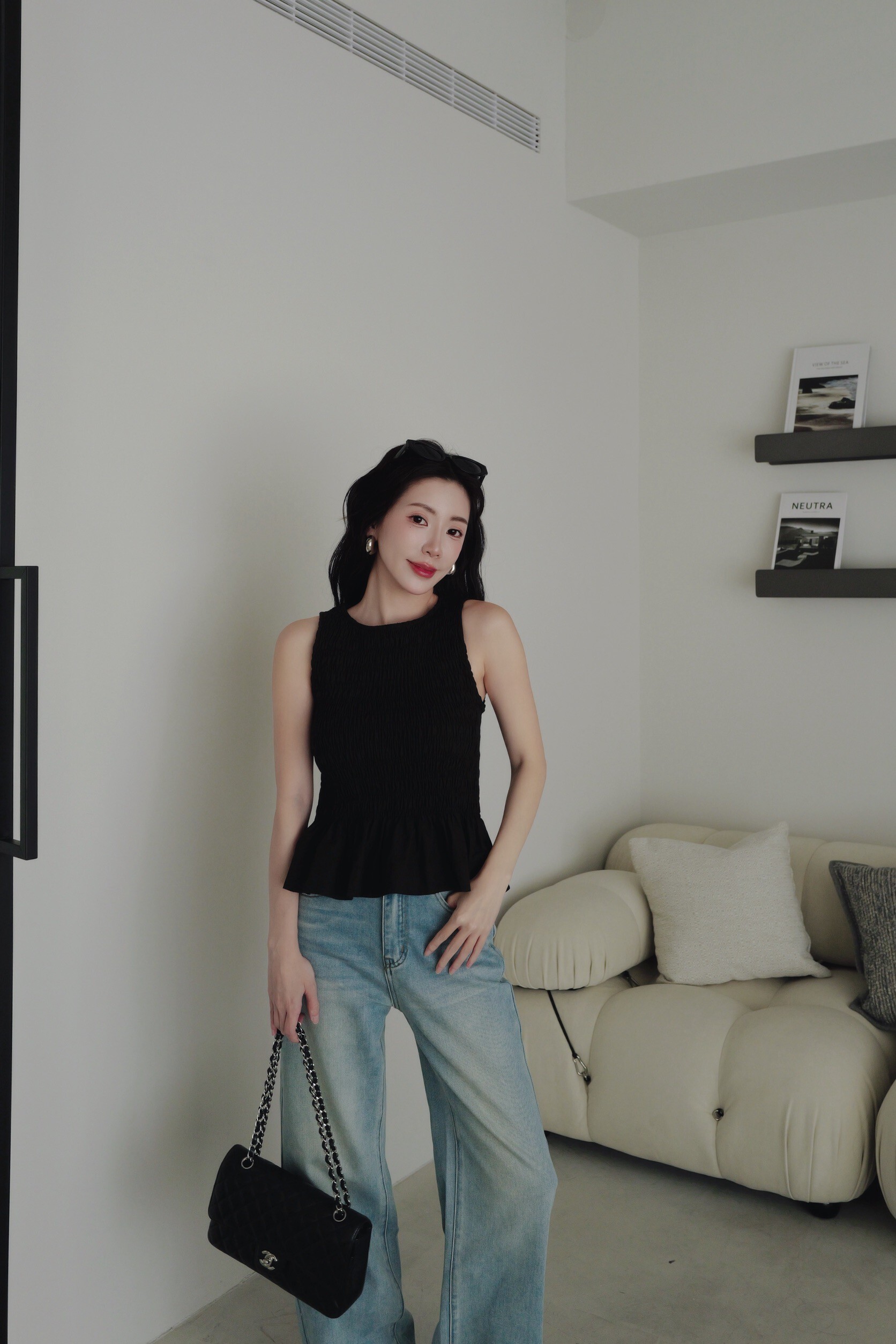 (預購)#AT05 時髦感彈力滾邊上衣(白/黑)