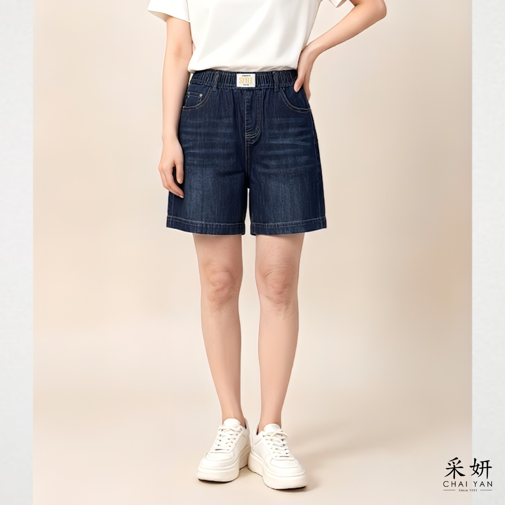 字母布標牛仔短褲