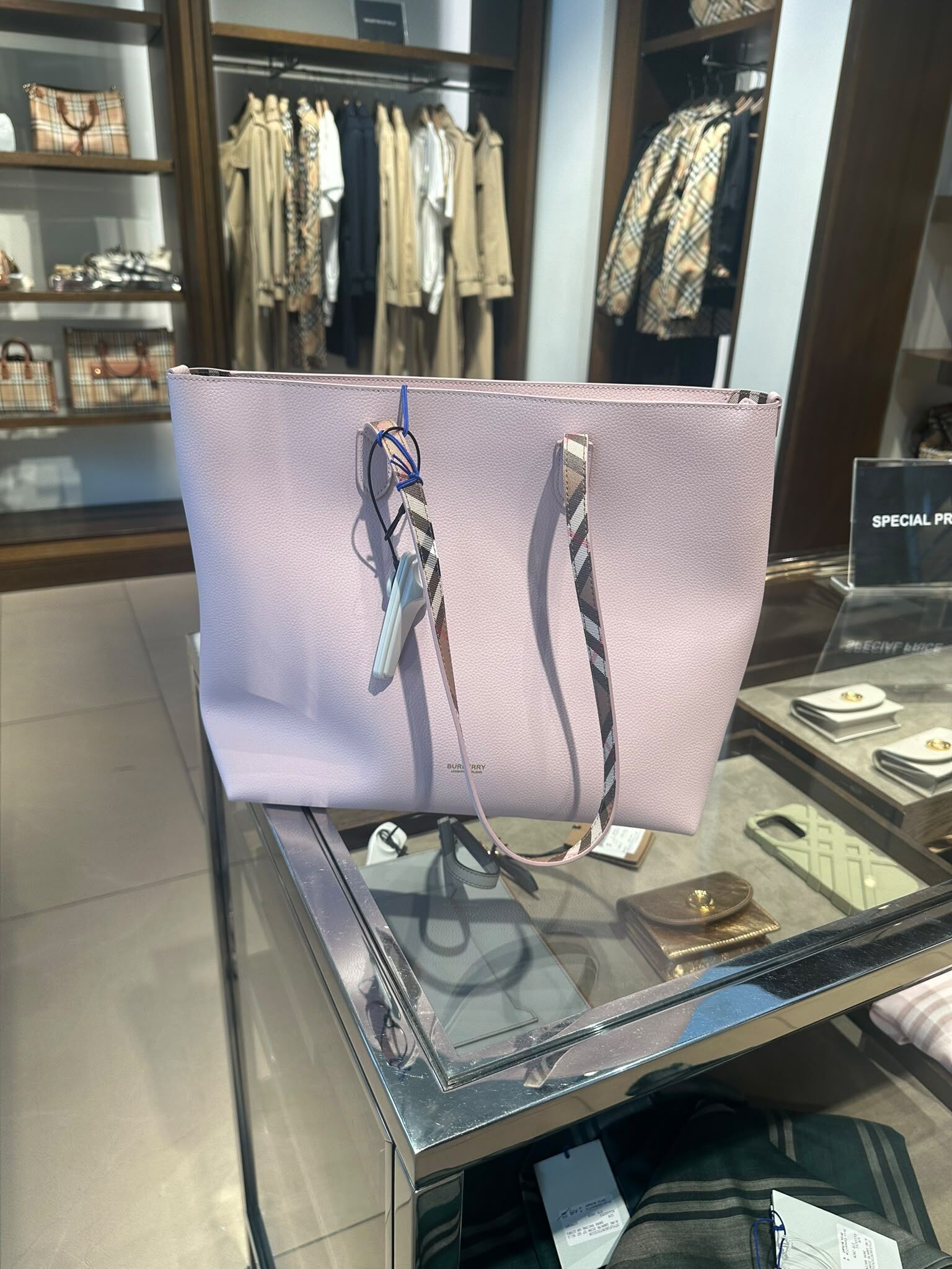 LYS02077 Burberry 丁香粉配內格紋Tote Bag