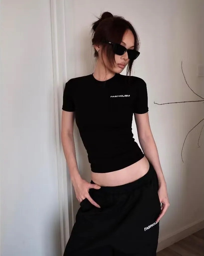 <越南爆款🔥>FABRICLISM Private Club Slimfit  正肩合身T  左胸小標 四色