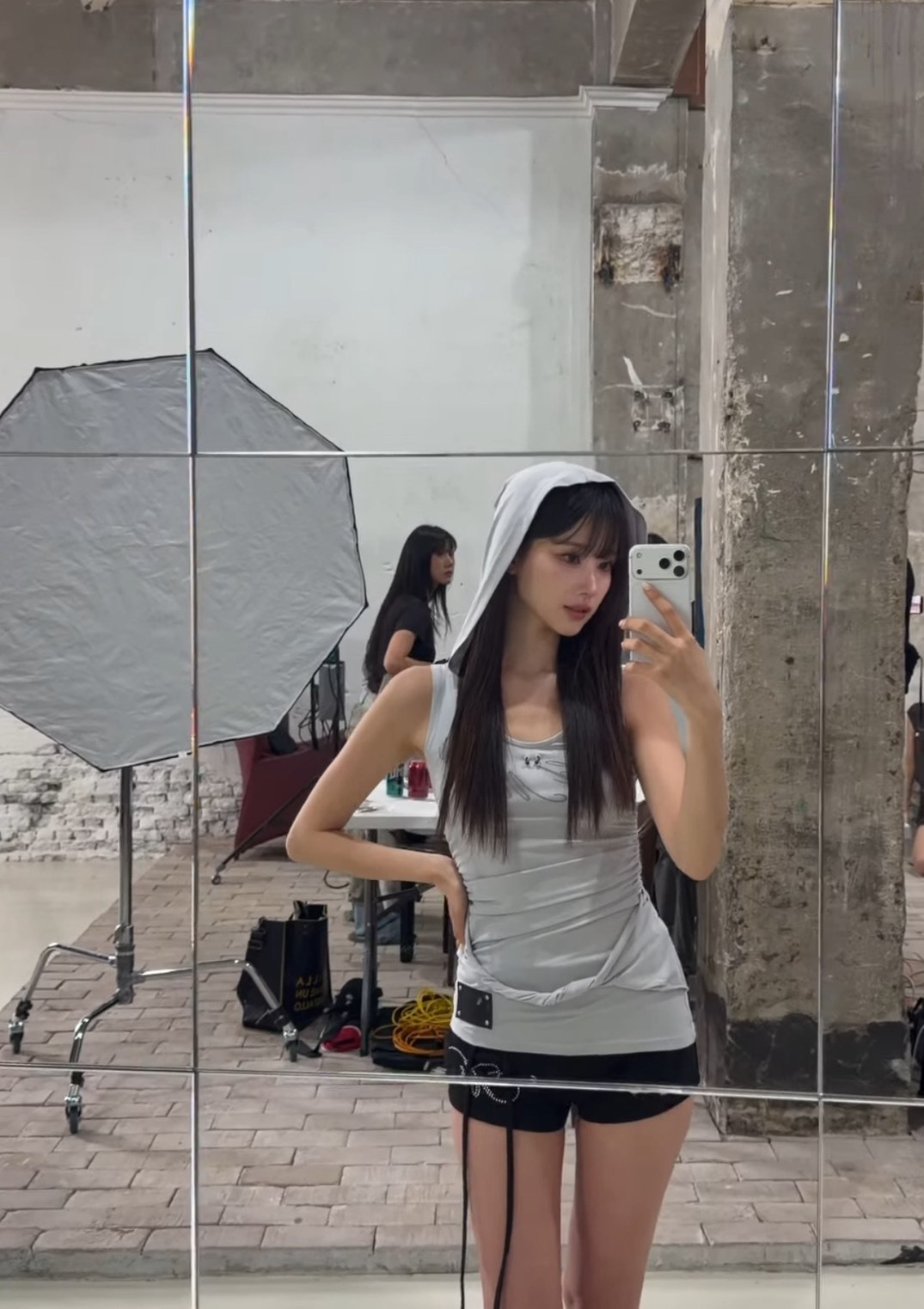 <韓系極簡辣妹風❤️‍🔥>韓國小眾品牌asur 辣妹連帽無袖上衣 三色