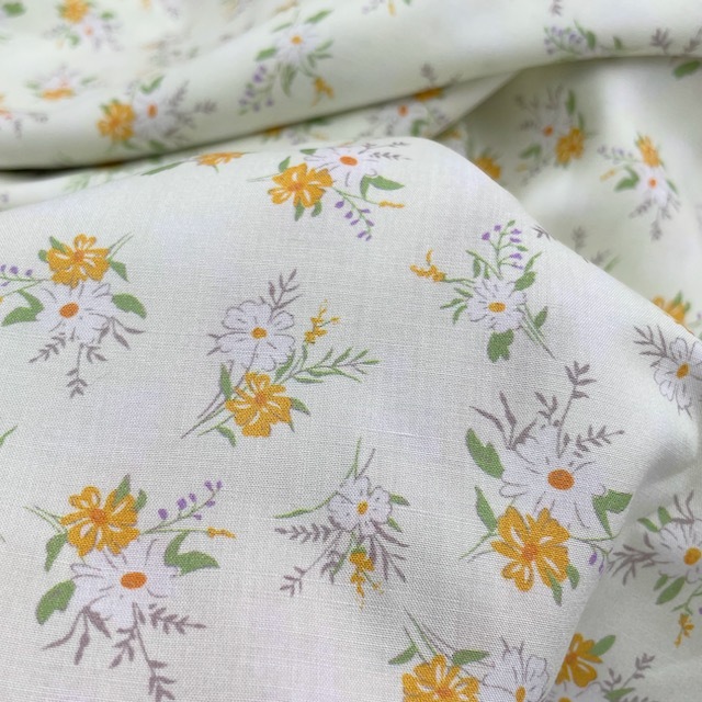 7226 白底小黃花印花棉綢人棉/薄軟細滑涼爽/幅寬145cm