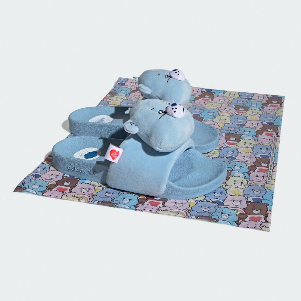 女鞋 ADIDAS X CARE BEARS ADILETTE 咖 藍 彩虹熊 聯名款 三葉草 絨毛 拖鞋【KH9953/KH9954】