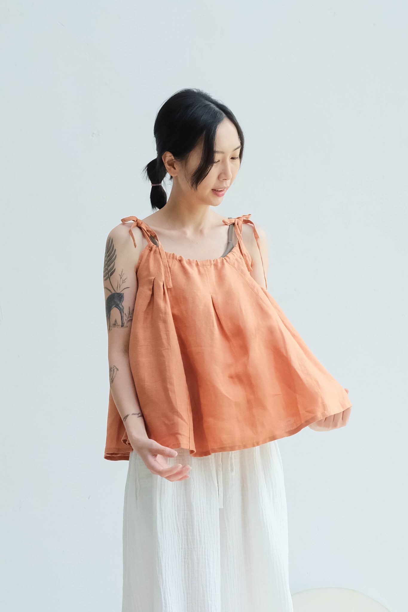 海豚鳥 birphin 小浪花吊帶裙 / 亞麻 澄色