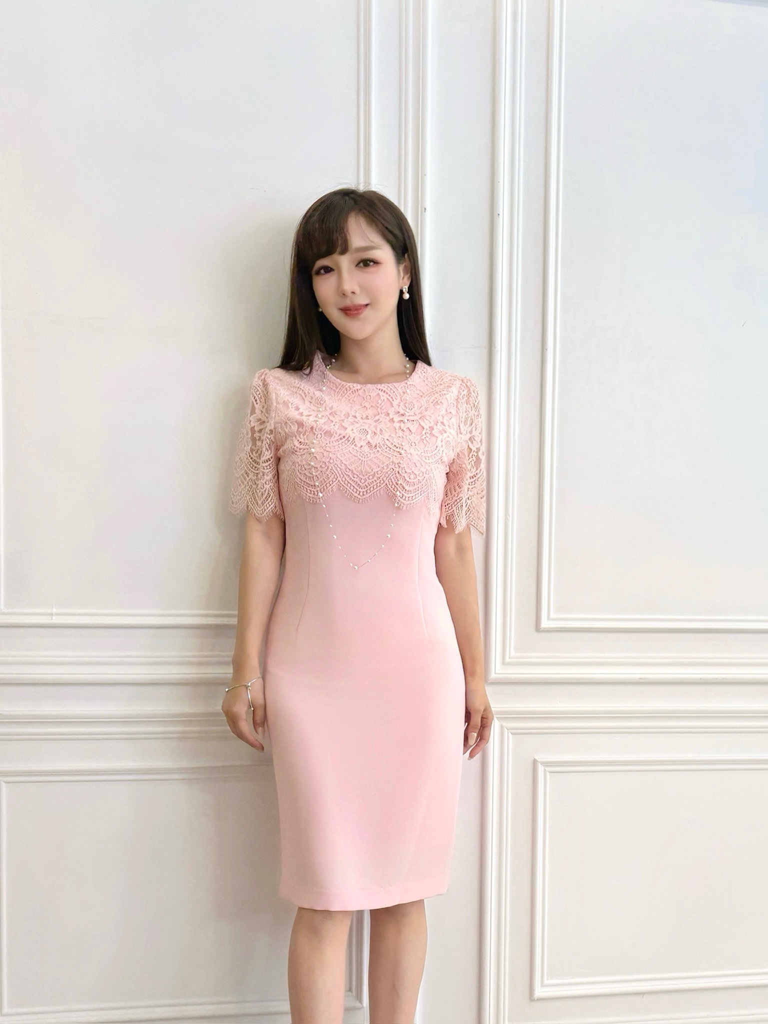 柔美蕾絲領短袖洋