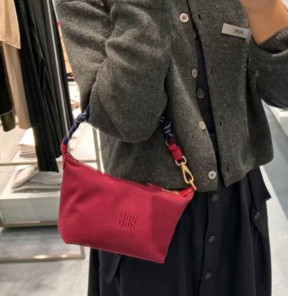 Outlet Miu Miu Pouch
