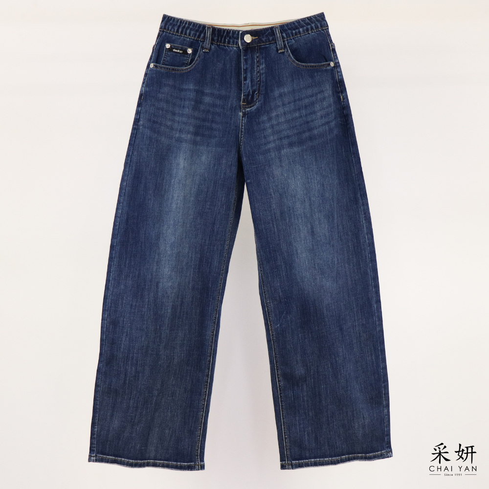 字母鈕釦直筒牛仔褲