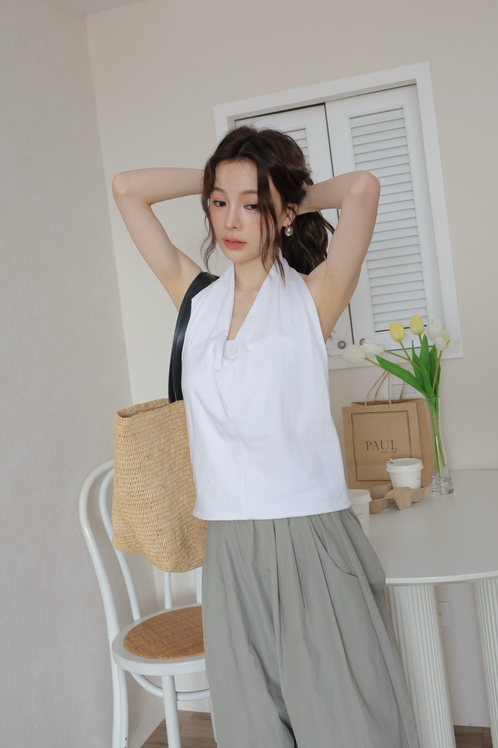 時髦辣妹繞脖美背上衣 HE19