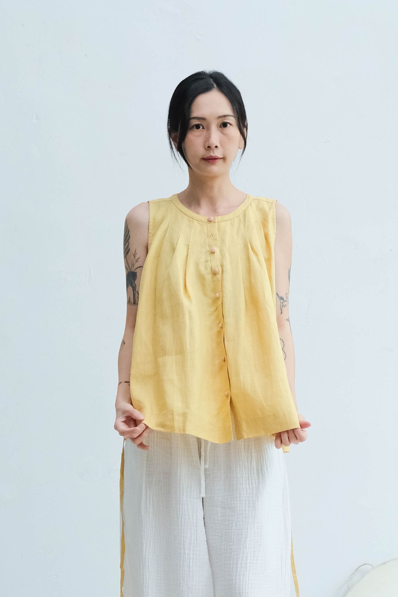 海豚鳥 birphin 魔法罩衫無袖上衣 / 亞麻 玉子色