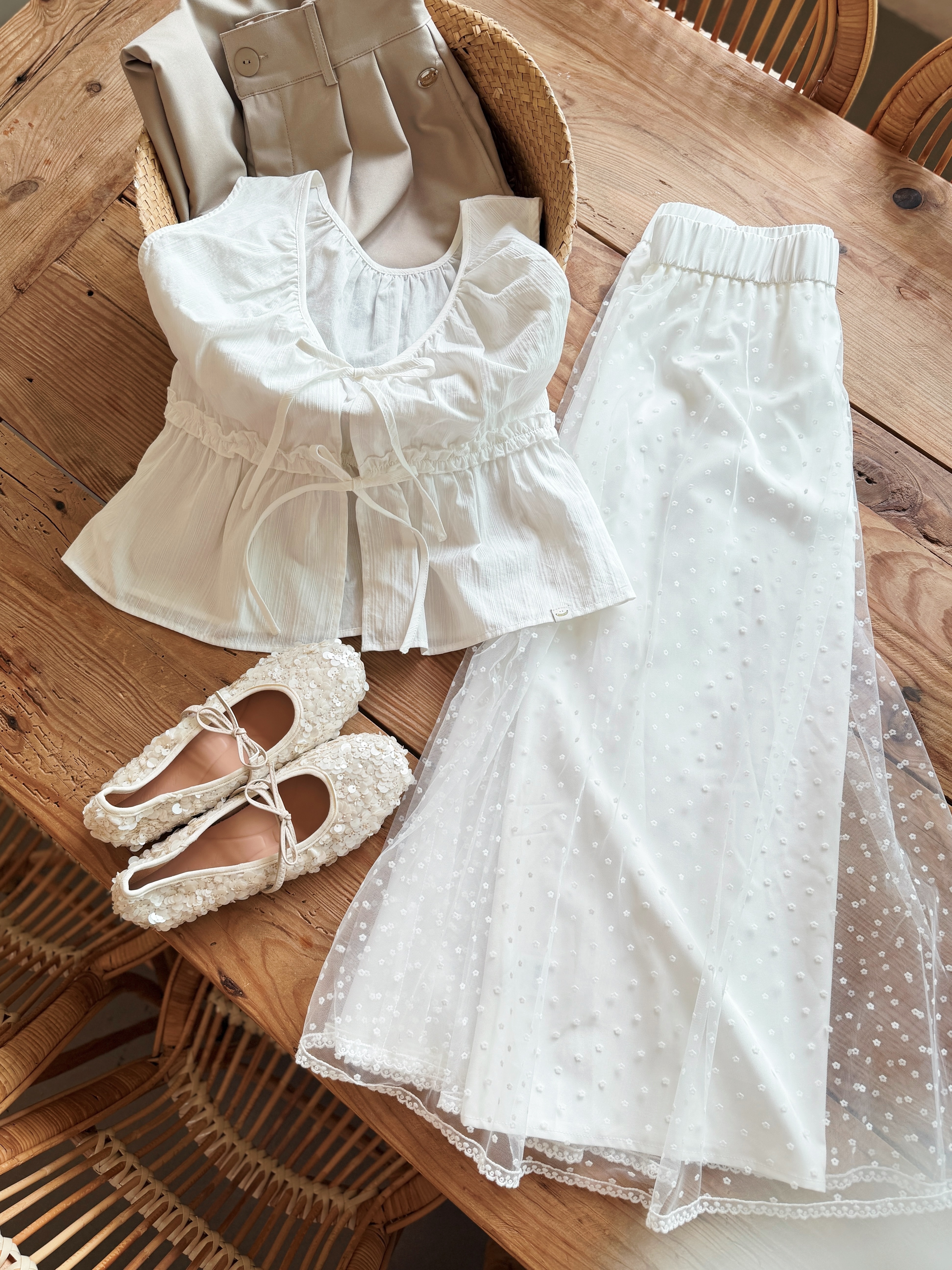 兩色 / 磨砂感植絨小花蕾絲長裙 / Flocked Blossom Tulle Maxi Skirt