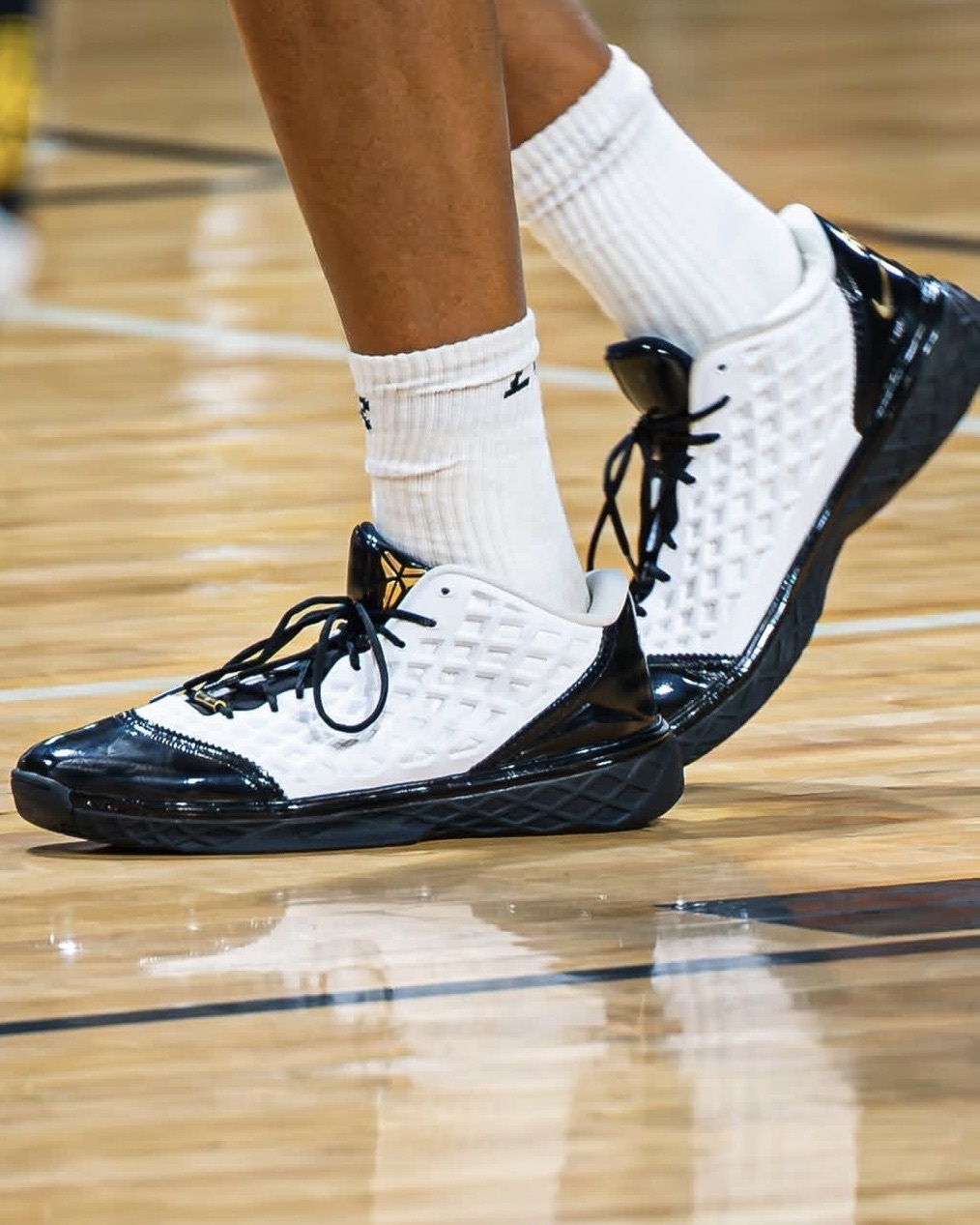 （海外連線代購）NIKE KOBE 3 LOW 'Mambacita' 黑白曼巴 科比3 GIGI 實戰 籃球鞋【IQ3916-100】KOBE3