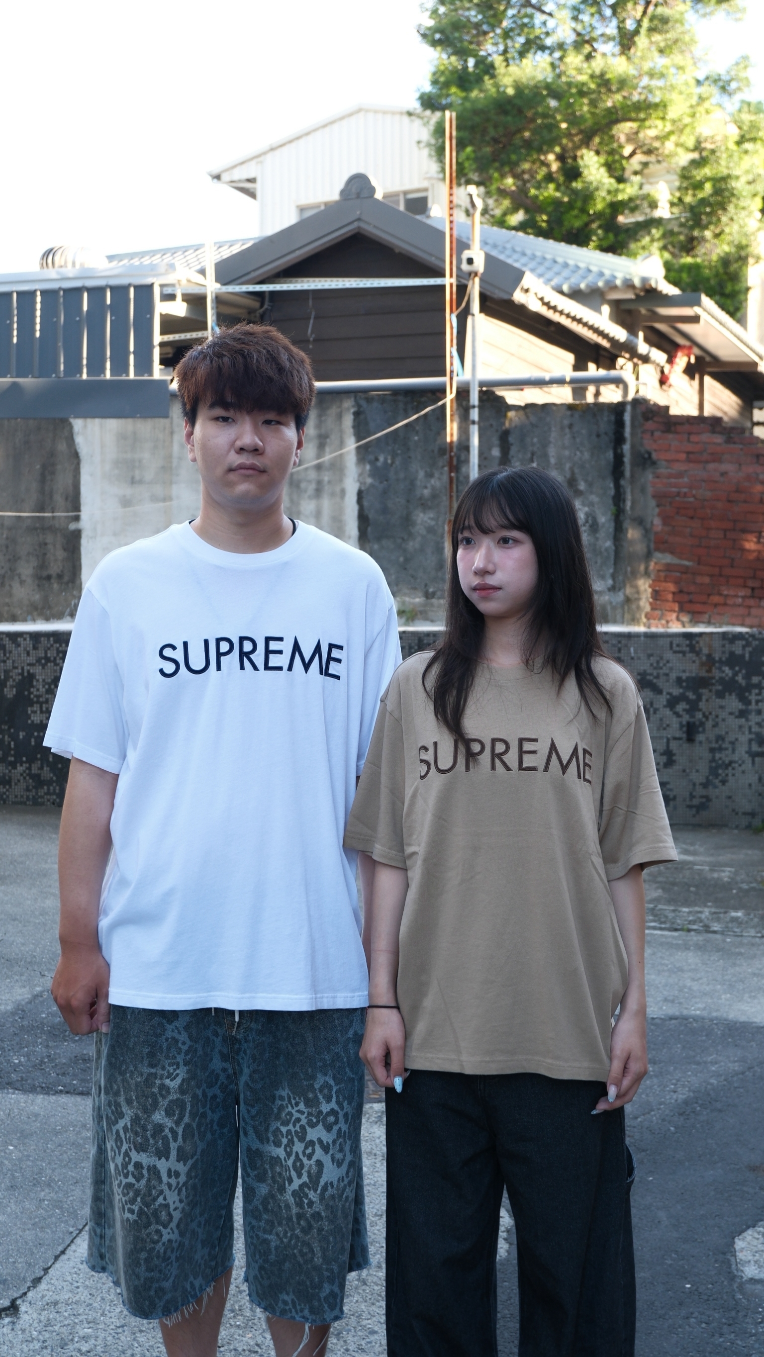 「快速出貨」supreme 25ss Capital tee 刺繡 基本logo 附防塵袋 紅標 短T