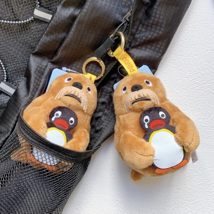 企鵝家族 PINGU 海獅抱抱 哭哭 立體吊飾 絨毛玩具
