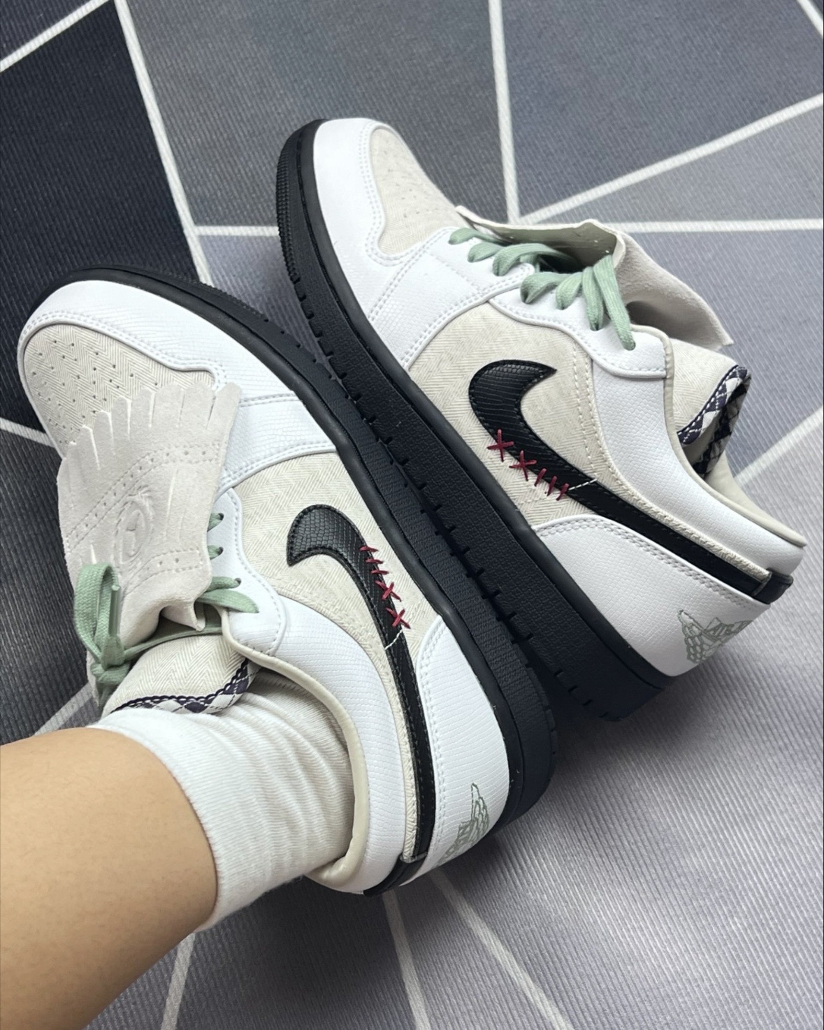【逢甲 FUZZY】Air Jordan 1 Low "Orewood Brown" 流蘇 復古 白黑 IW2020-110