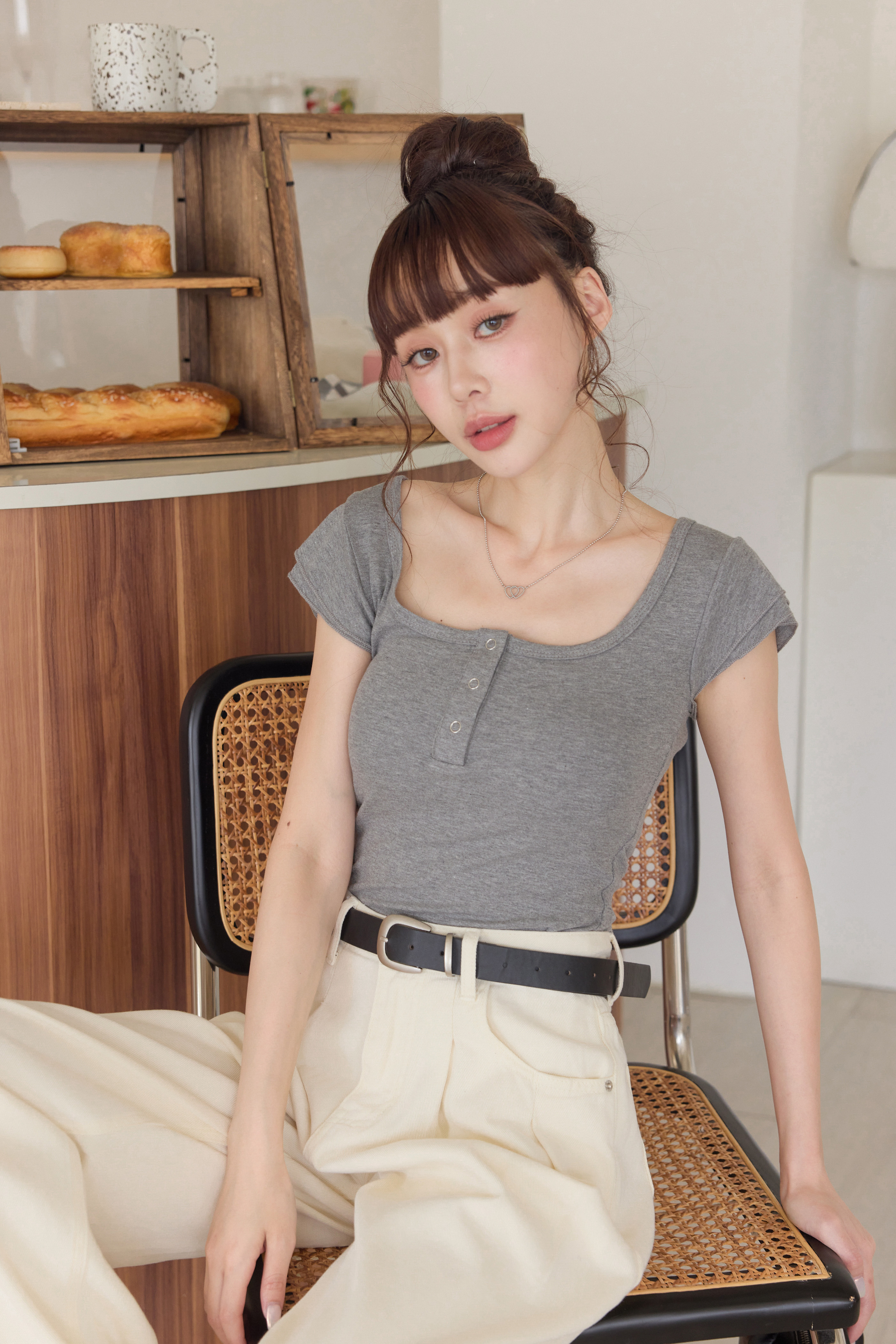 U領木耳捲邊短Tee