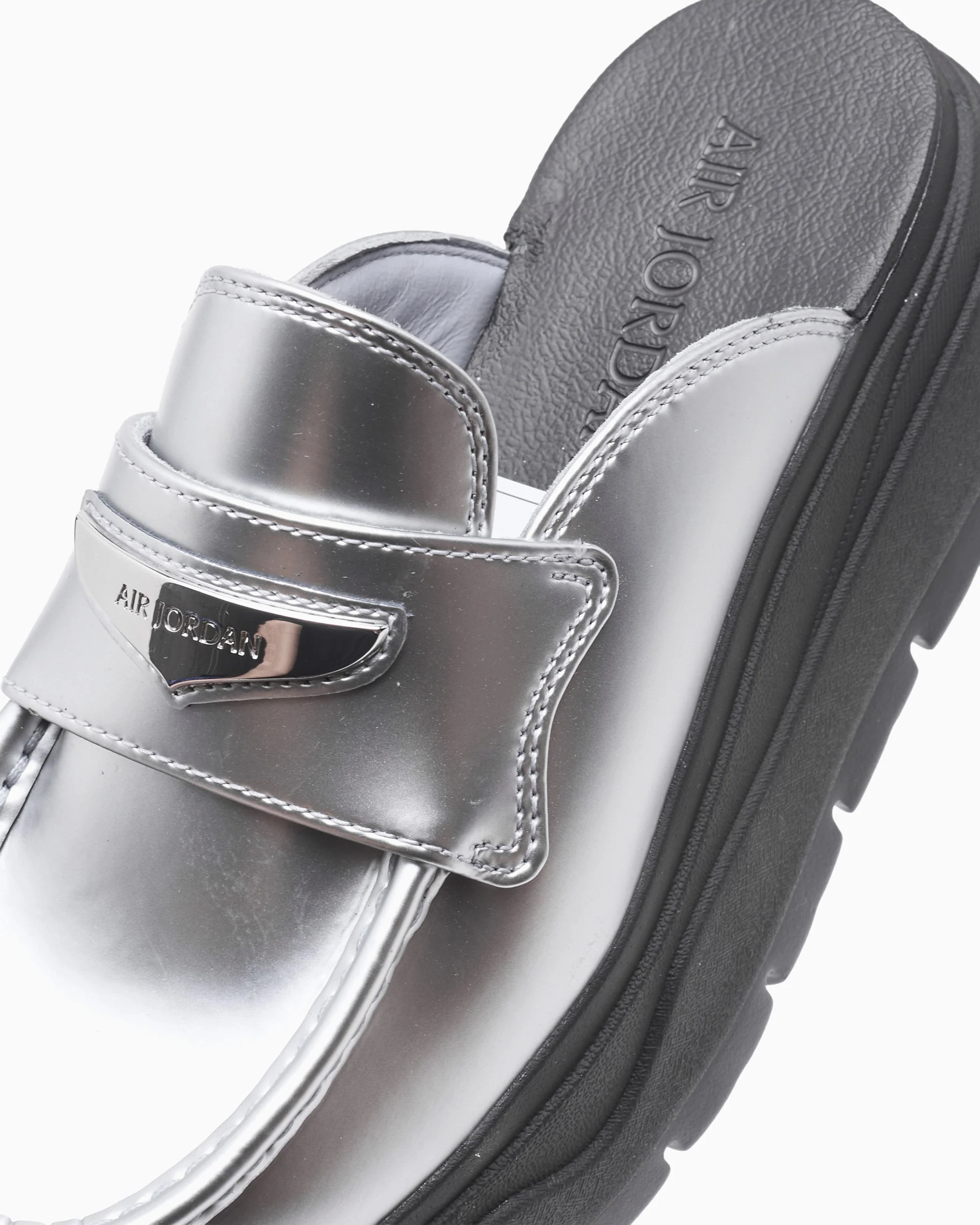 【逢甲FUZZY】W Air Jordan Loafer Mule 樂福厚底 銀黑 銀牌 IV5071-001