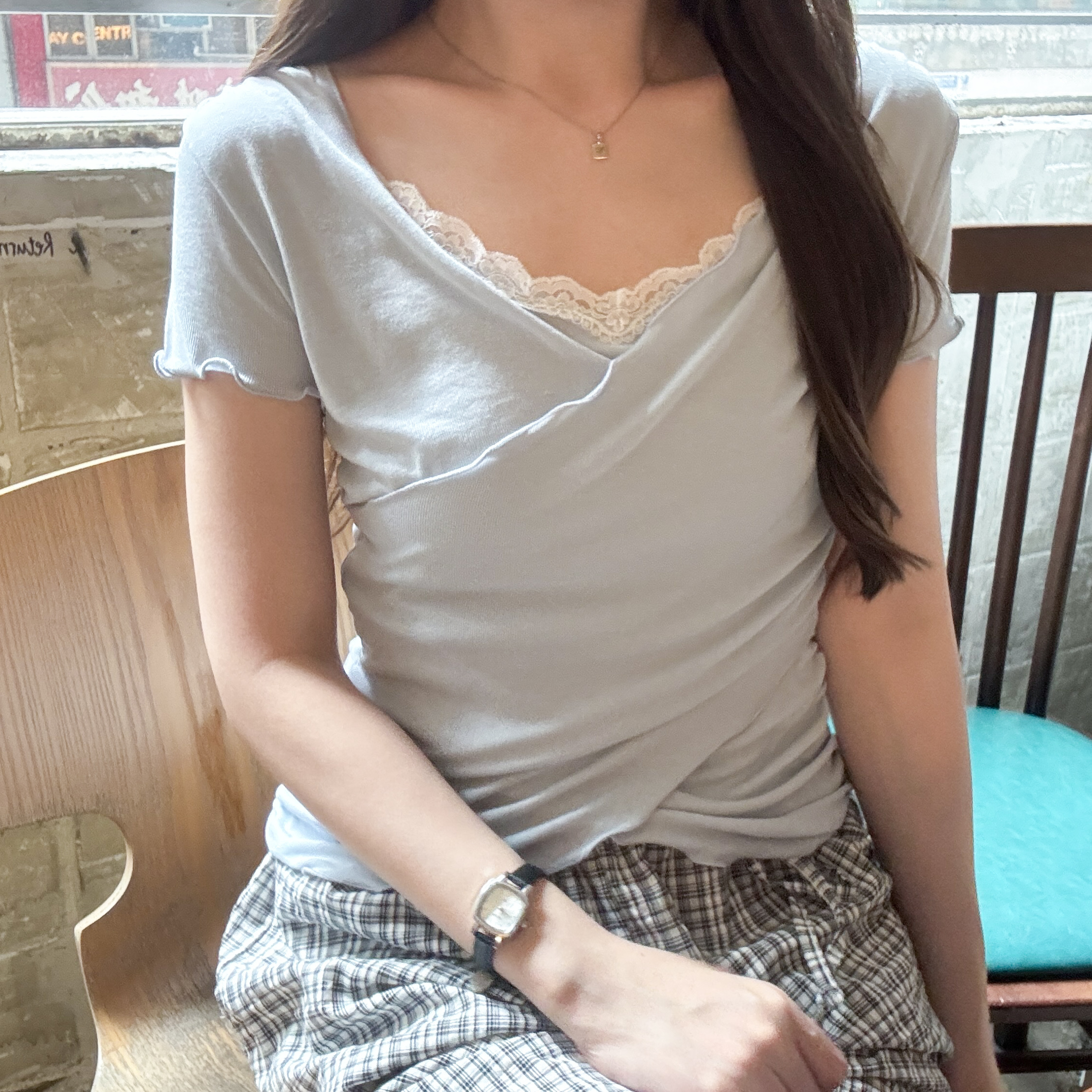 假2件交叉V領lace top