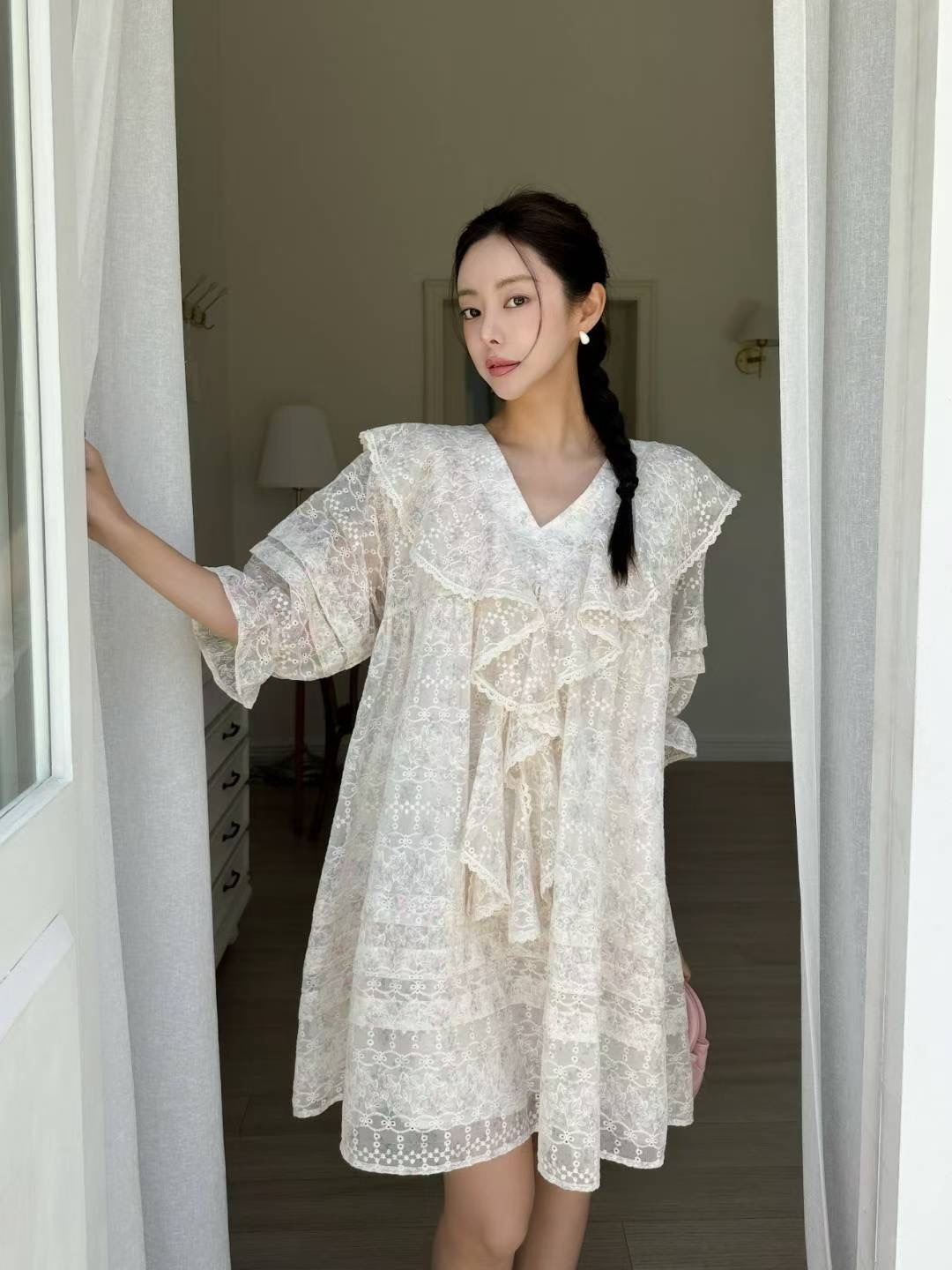 杏色荷葉蕾絲娃娃短洋裝
